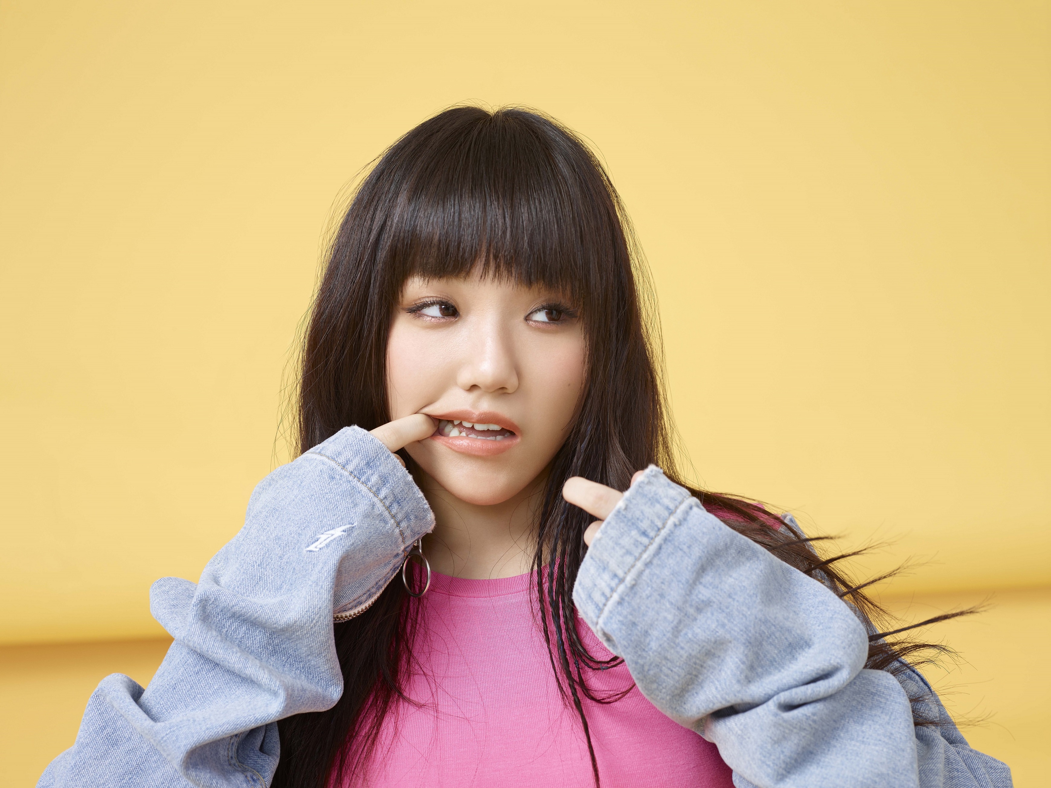 安那為運動品牌CONVERSE拍照，3套服裝只花2小時就大功告成，肢體非常豐富。（匡威提供）