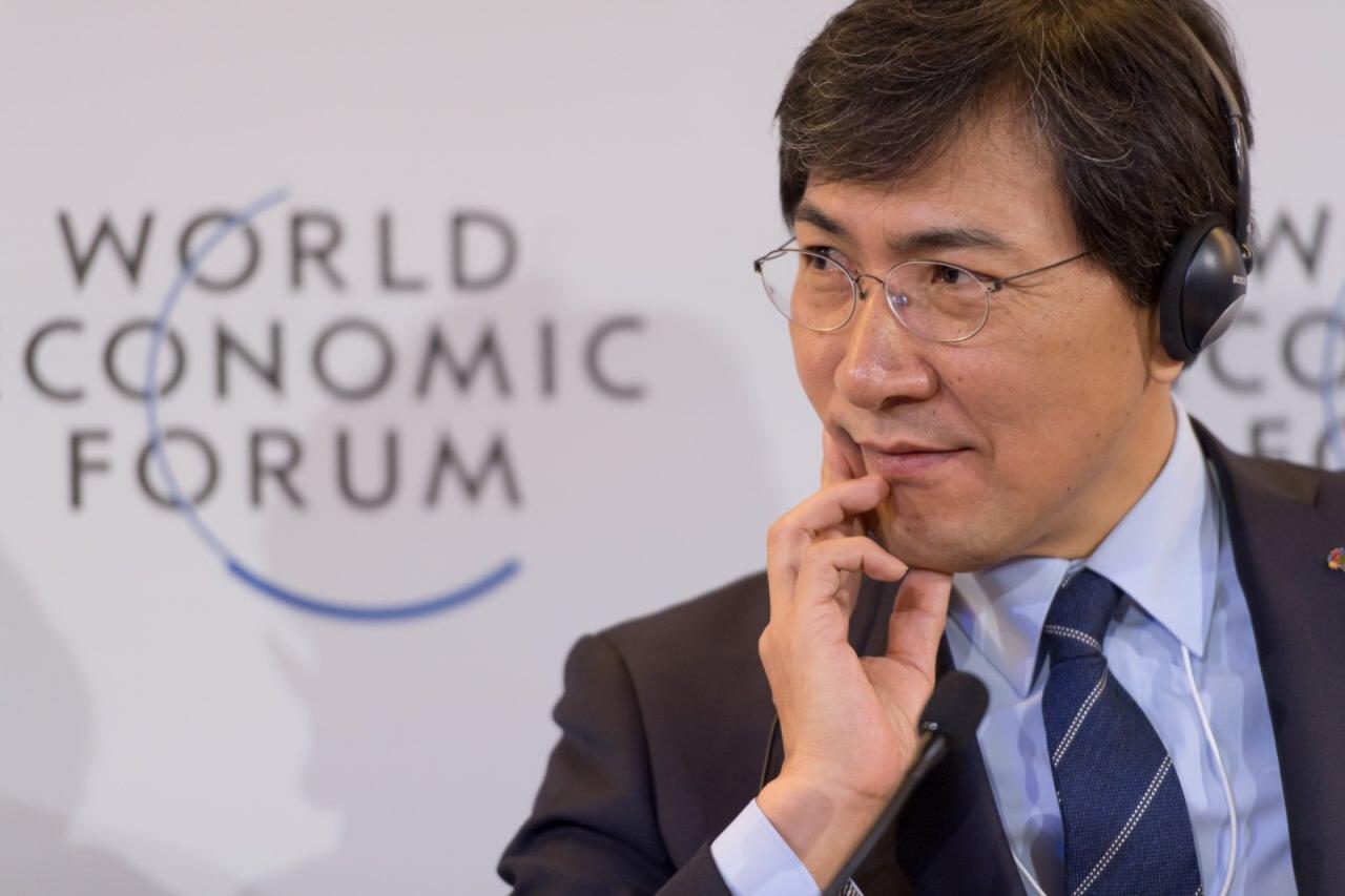 下屆南韓總統呼聲最高的知事安熙正,遭前祕書金志恩指控性侵(翻攝自安熙正臉書)。