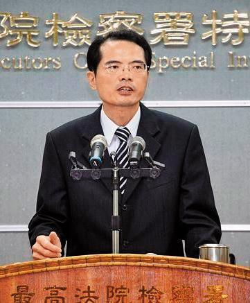 特偵組前發言人張進豐檢察官退休後,擔任土豪哥的律師,全力替他爭取交保及無罪。(翻攝進豐聯合法律事務所官網)
