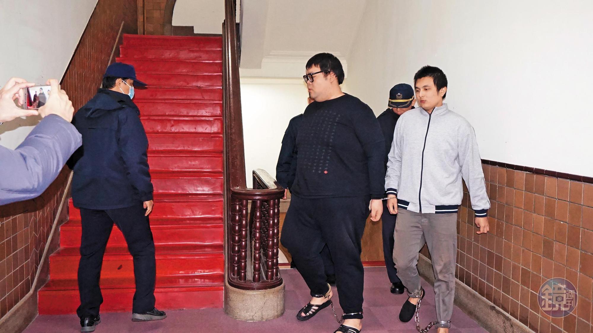 土豪哥朱家龍(前左)與酒店經紀洪聖晏(前右)開毒趴害死小模,2人一審分遭判10年及10年半。