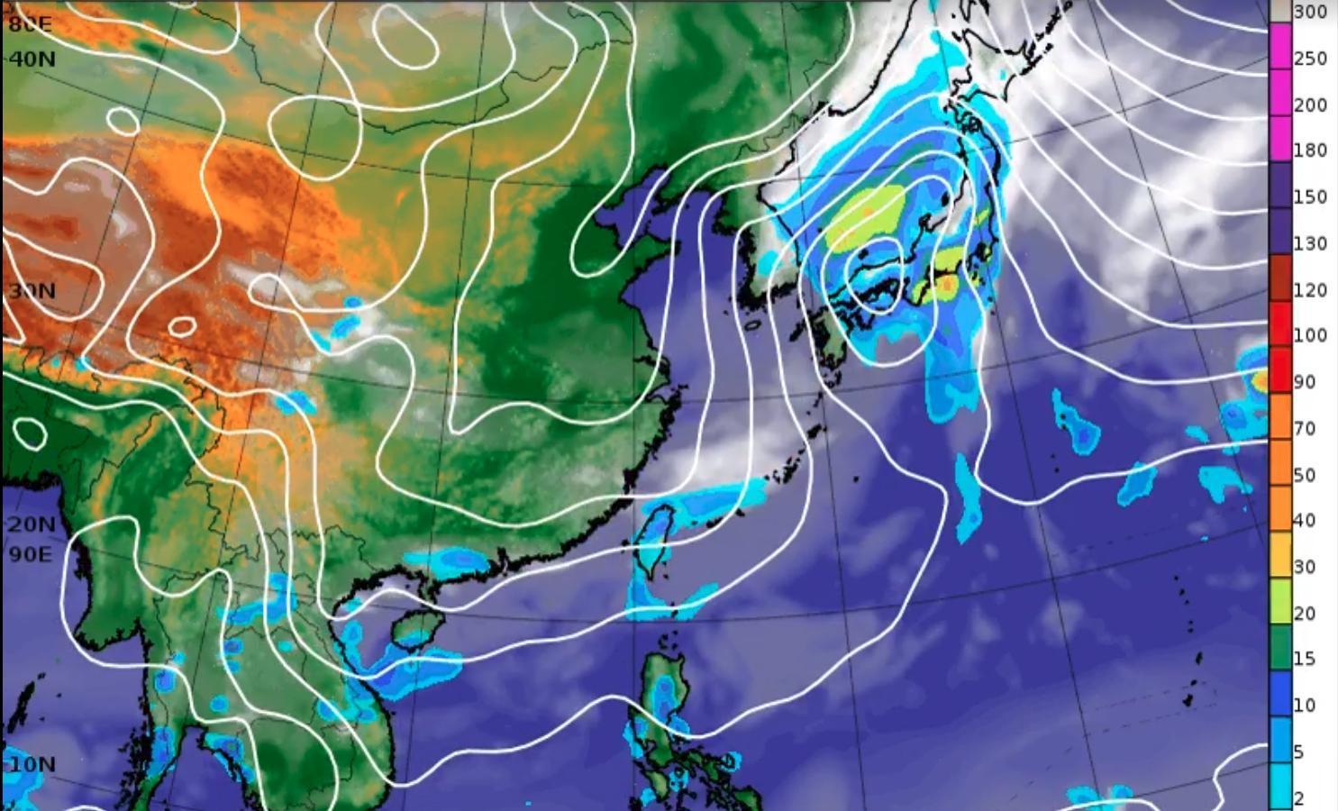 明（8）日鋒面加上強烈大陸冷氣團，將為全台帶來陣雨，氣溫也會有明顯下降。（翻攝自賴忠瑋臉書）