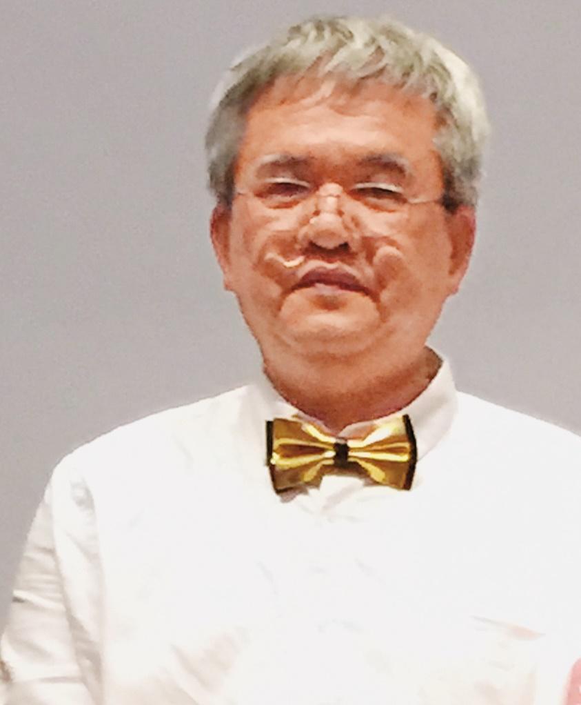 李仲周自空軍上尉退伍後，改行經營服飾業，創立SO NICE、nice ioi女裝品牌。（信宏國際提供）