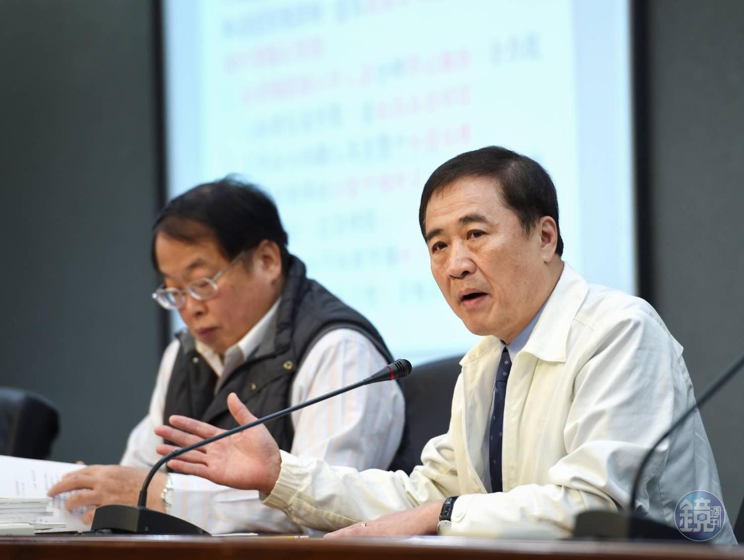 台北市副市長兼任北農董事長的陳景峻今召開記者會，直指北農總經理吳音寧應勇於承擔。