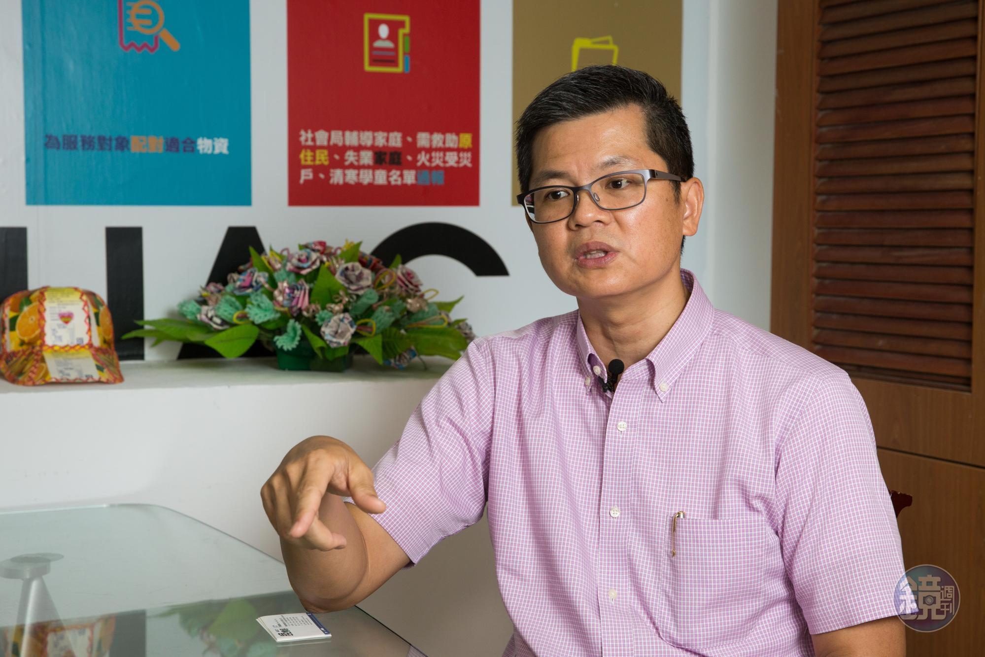 環保局空氣品質科科長孫忠偉將要求該工廠限期改善。