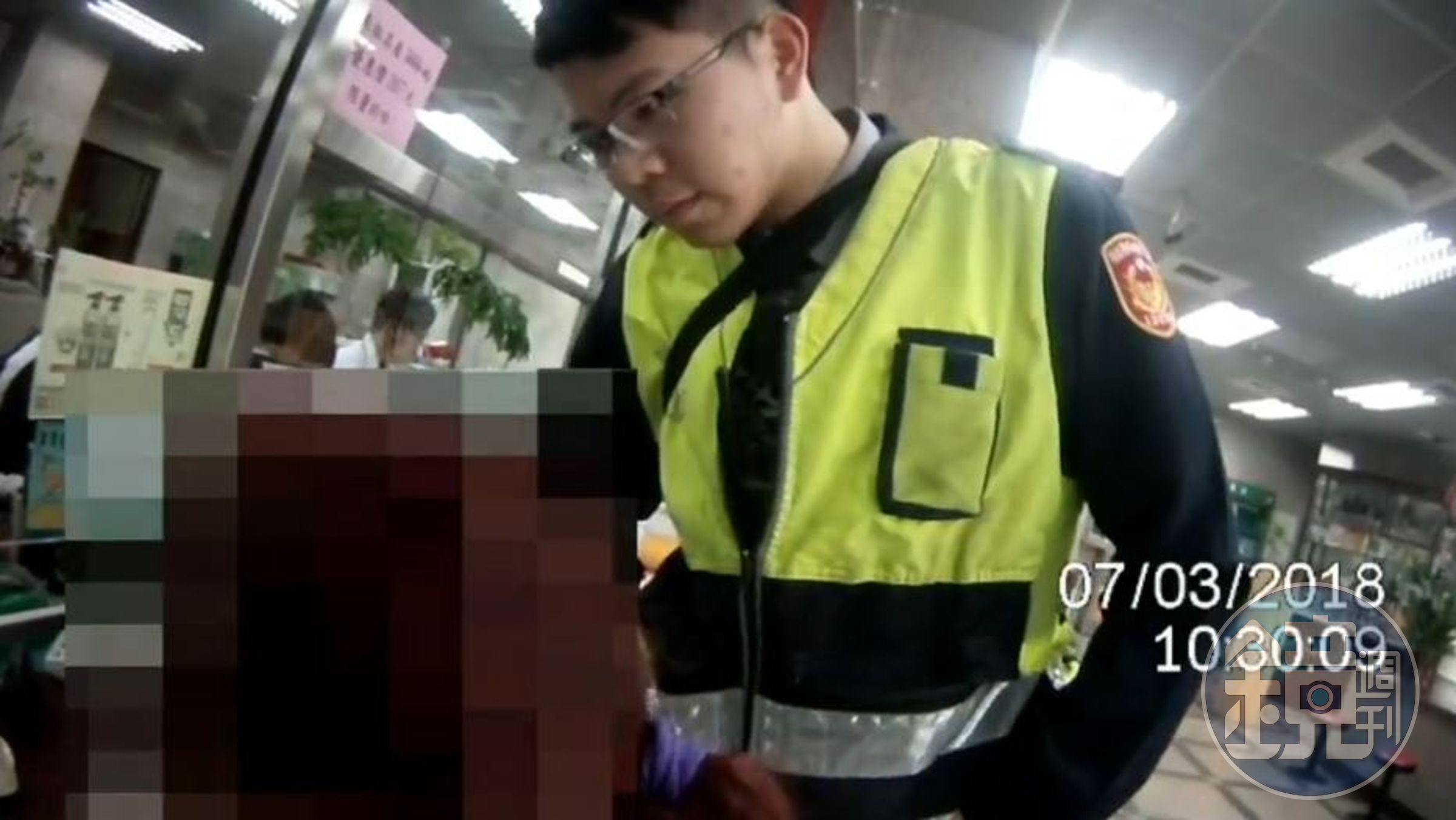 警方成功攔阻沈婦匯款受騙。（南港分局提供）