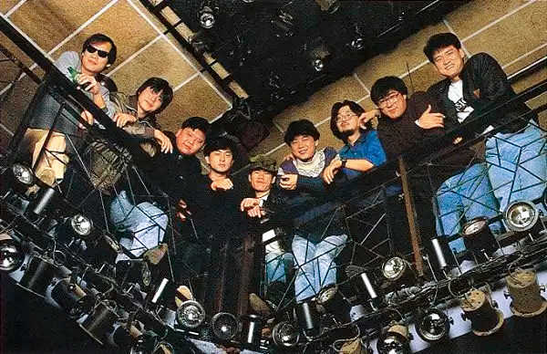 張培仁80年代加入滾石，並創立魔岩唱片，是台灣唱片界的代表人物。（右至左：周華健、李宗盛、張培仁、陳昇、趙傳、張洪量、馬兆駿、羅紘武、羅大佑）（翻攝自大風號網站）