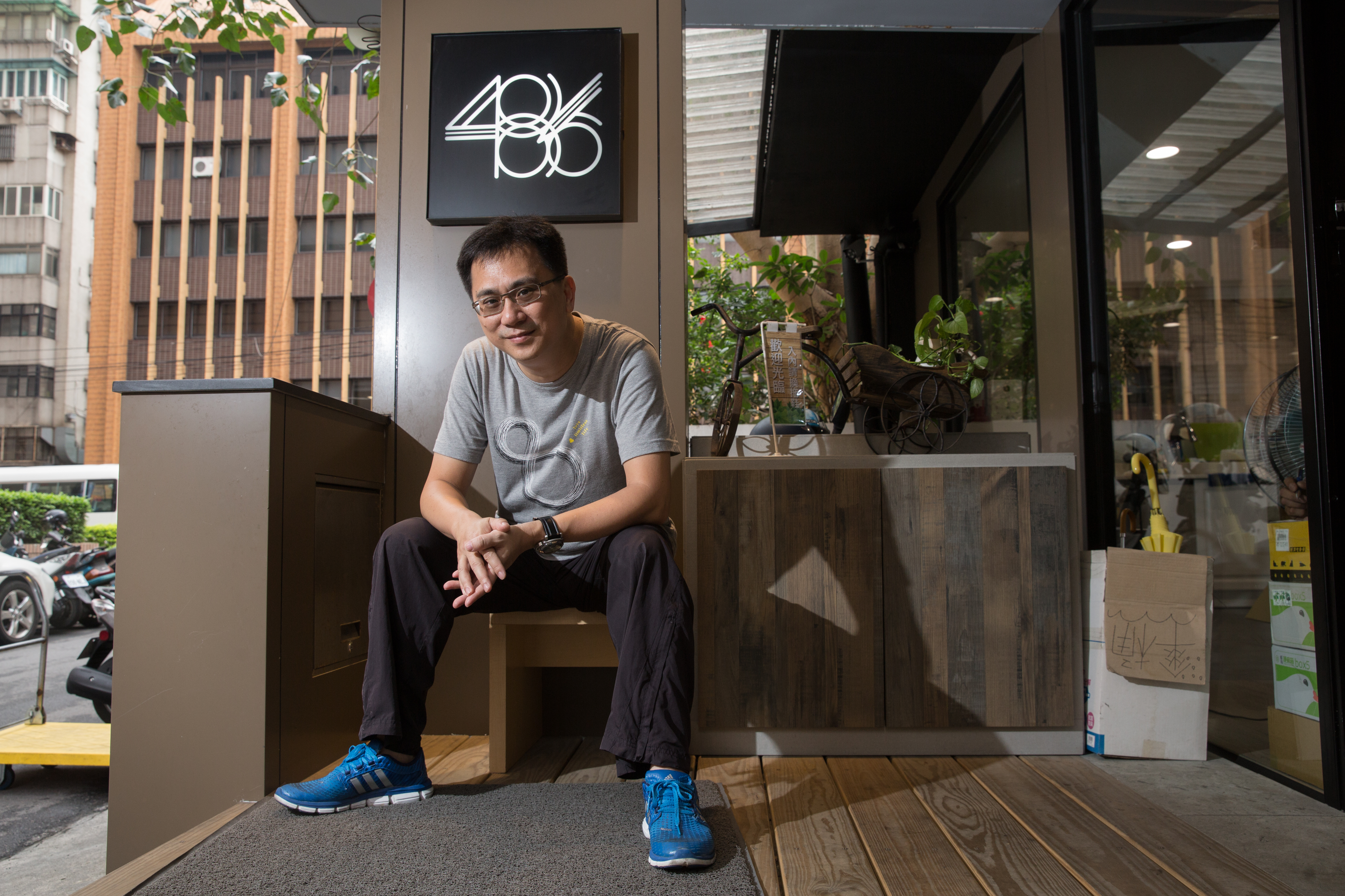 「486先生」陳延昶近年飽受腰痛之苦，去醫院檢查後發現代誌大條了。