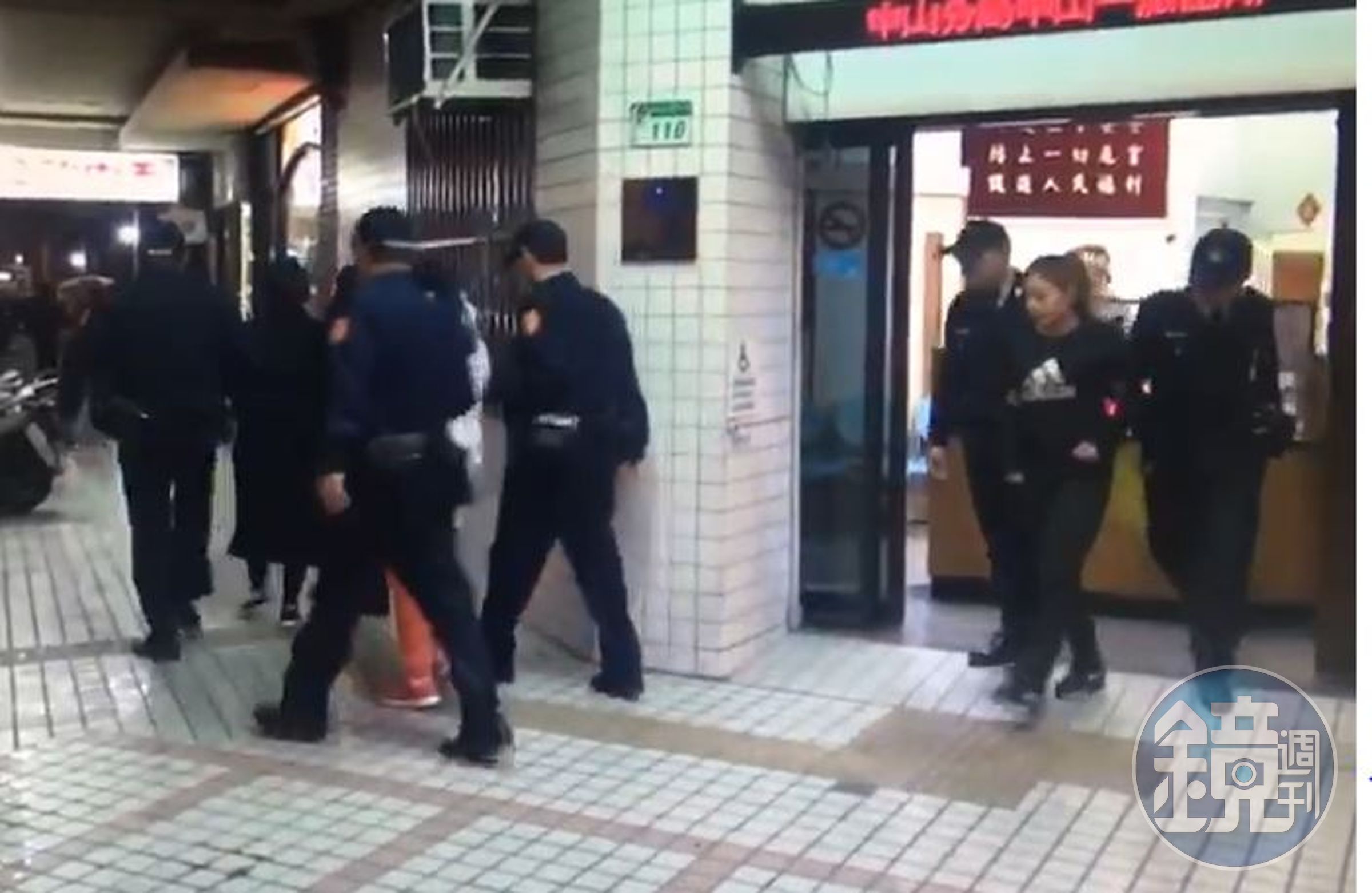 應召女均為持觀光簽證的中國女子，以自由行名義來台卻從事賣淫工作。（中山分局提供）