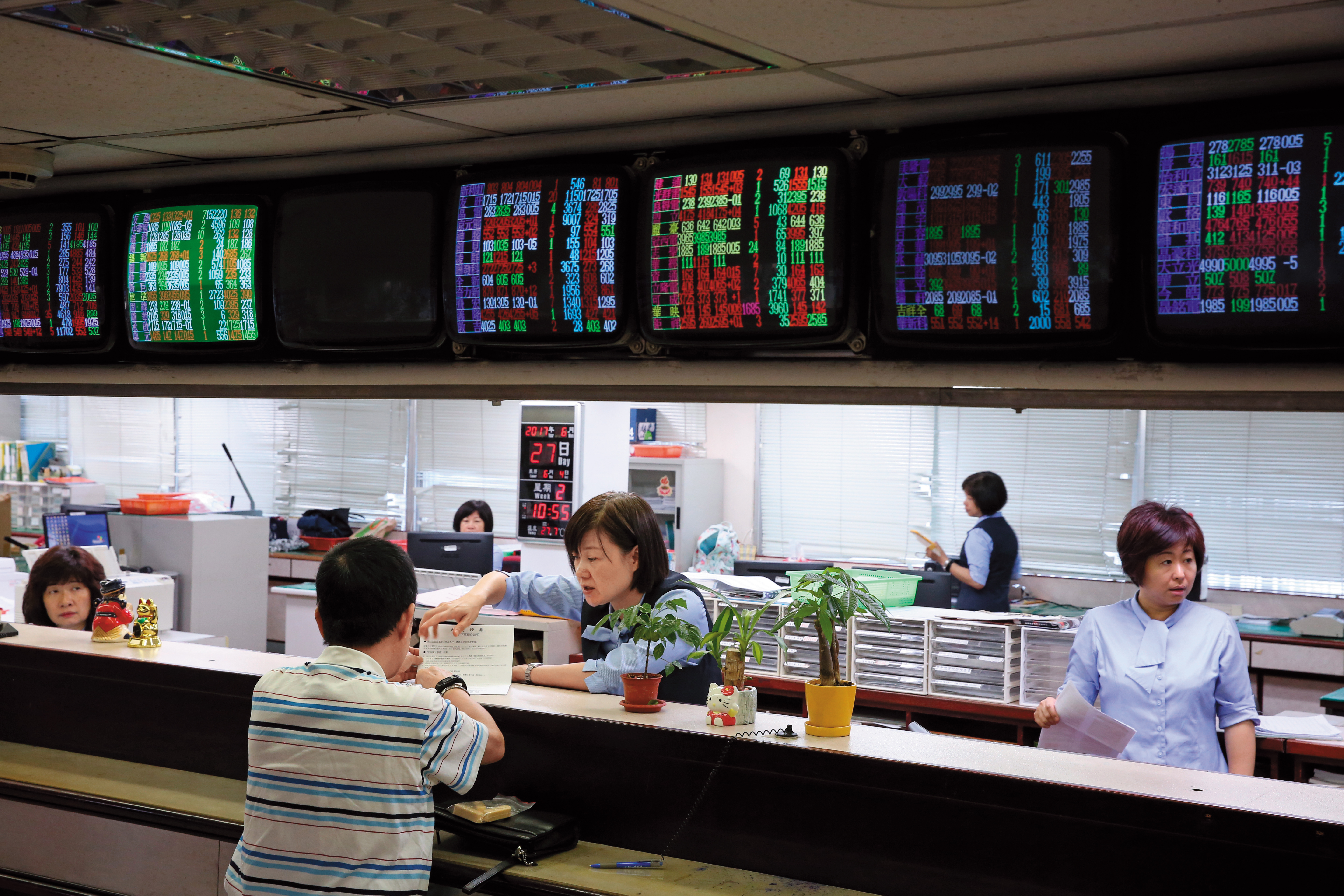 用融資買進槓桿及反向型ETF,要設好停損點,否則很容易斷頭。