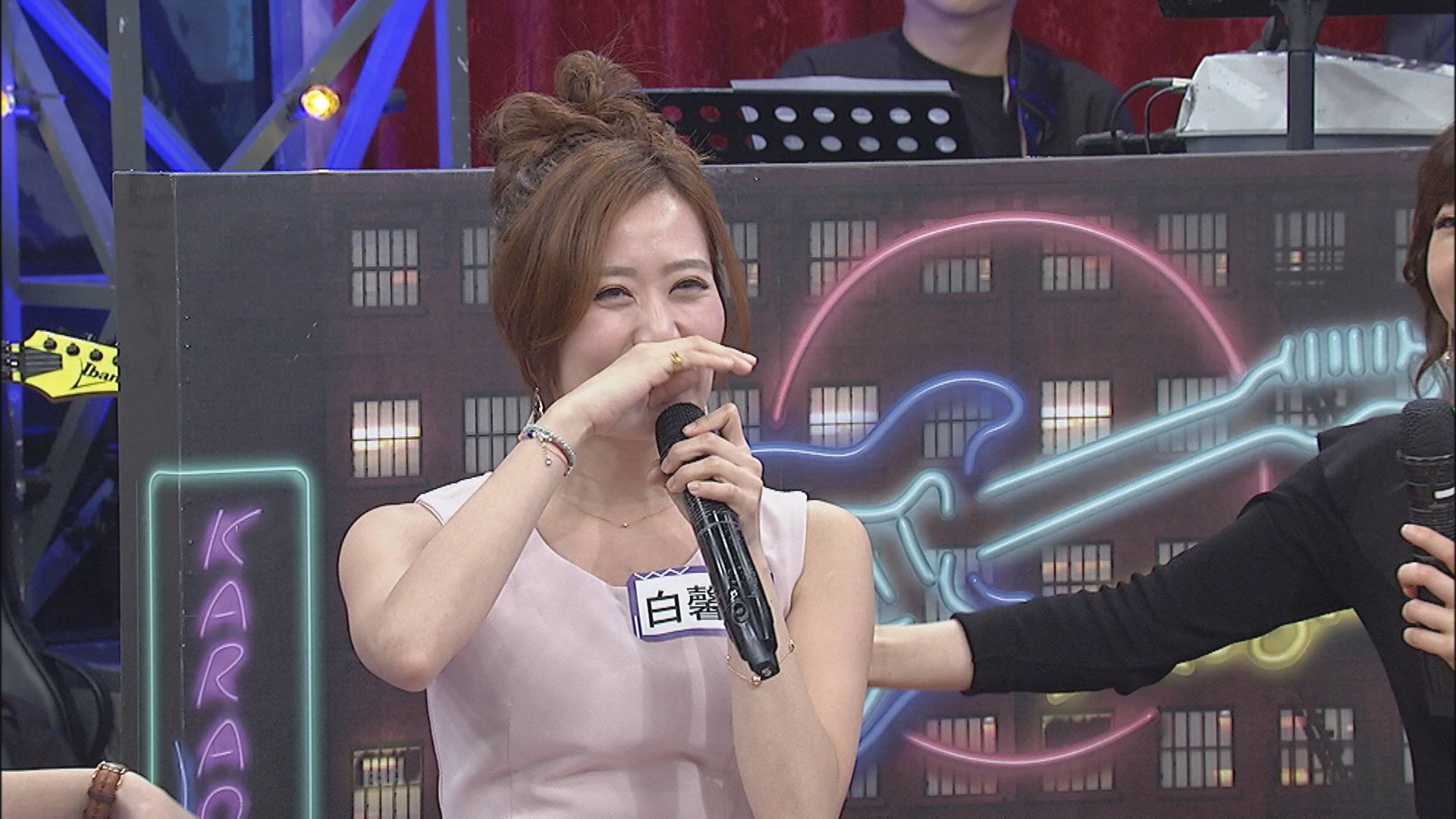 白馨儒（白白）在中天《小明星大跟班》吐露自己在逸祥當兵時情變很委屈。（中天提供）