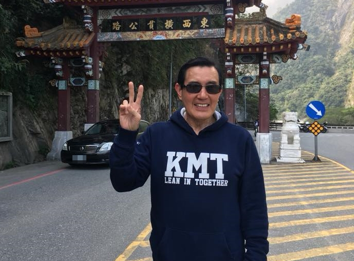 馬英九3月初造訪太魯閣，以行動告訴外界「花蓮很安全」，盼帶動花蓮觀光。（翻攝自馬英九臉書）