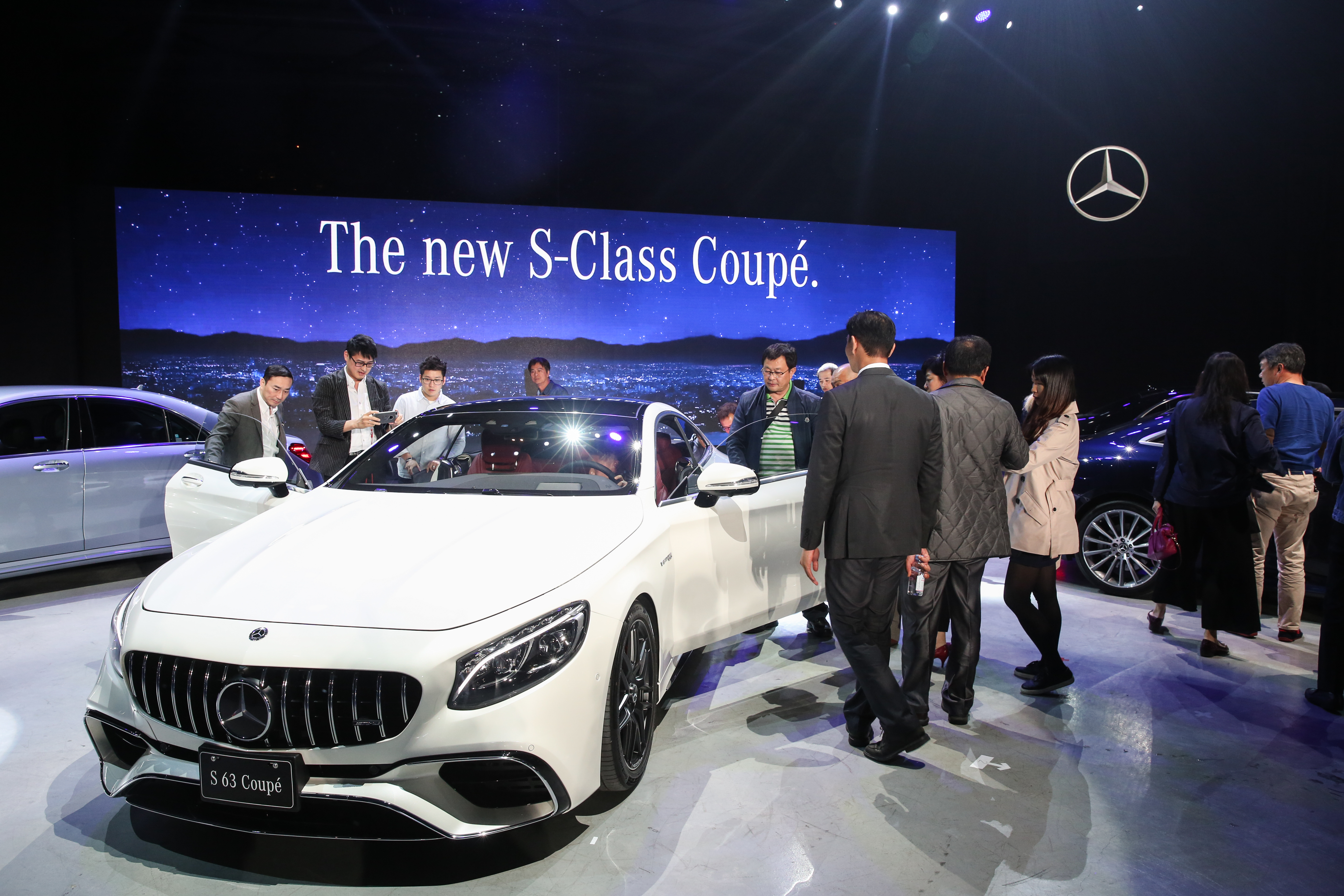 賓士小改款旗艦雙門轎跑S-Class Coupe登台。