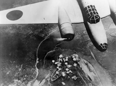 二戰期間，美國密碼員亞德里（Herbert Yardley）協助蔣介石的國民政府破解日軍密碼，是美國國安部門與外國「通訊情報」（COMINT）合作的濫觴。