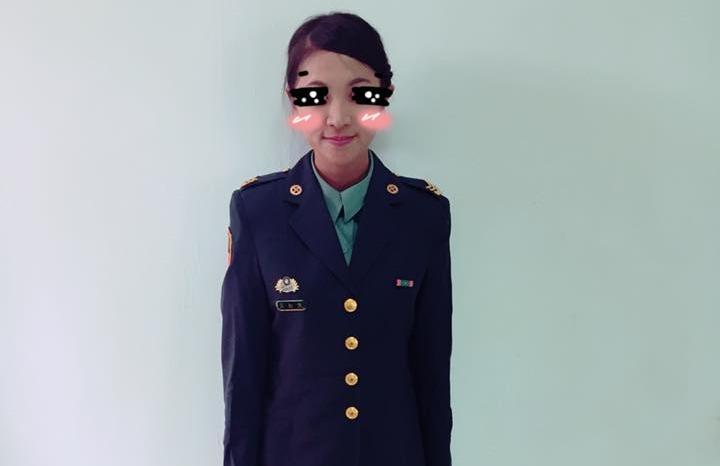 國軍正妹在臉書分享國軍招募貼文。(翻攝自Hong-Lin Chen臉書)