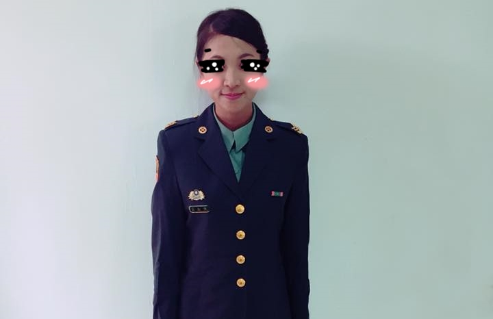 國軍正妹在臉書分享國軍招募貼文。（翻攝自Hong-Lin Chen臉書）