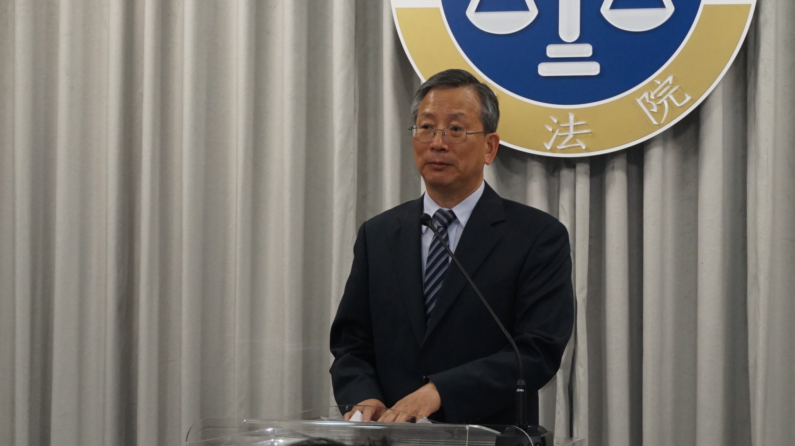 法官婚外情輕罰案延燒，司法院祕書長呂太郎（圖）坦言判決不符人民期待。司法院決研議在職務法庭中引進外部人。