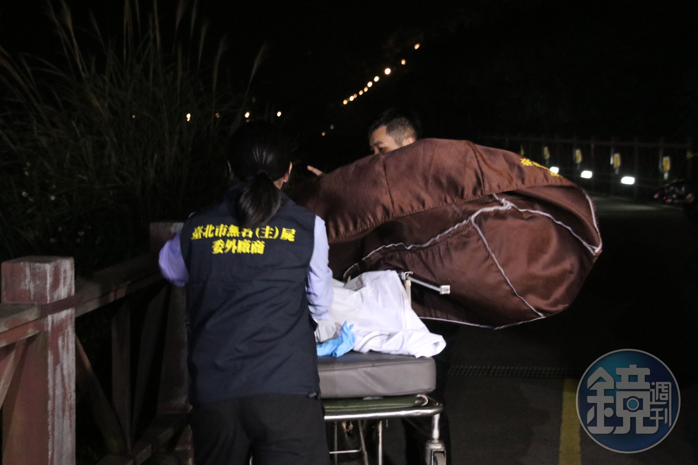 警方13日晚間在竹圍站後方尋獲潘女遺體，潘女遺體已化成白骨。