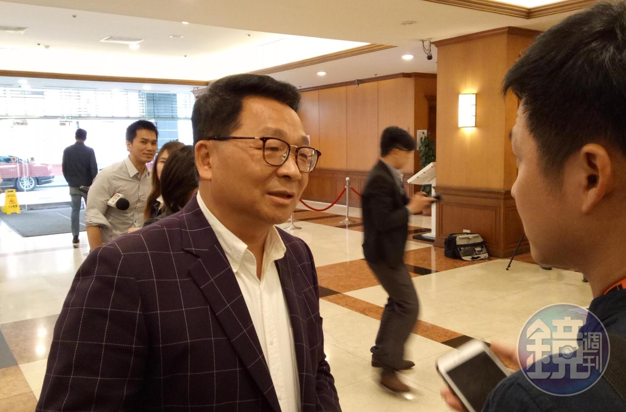 民進黨立委陳歐珀（左）今獲得提名，將代表民進黨參選宜蘭縣長。