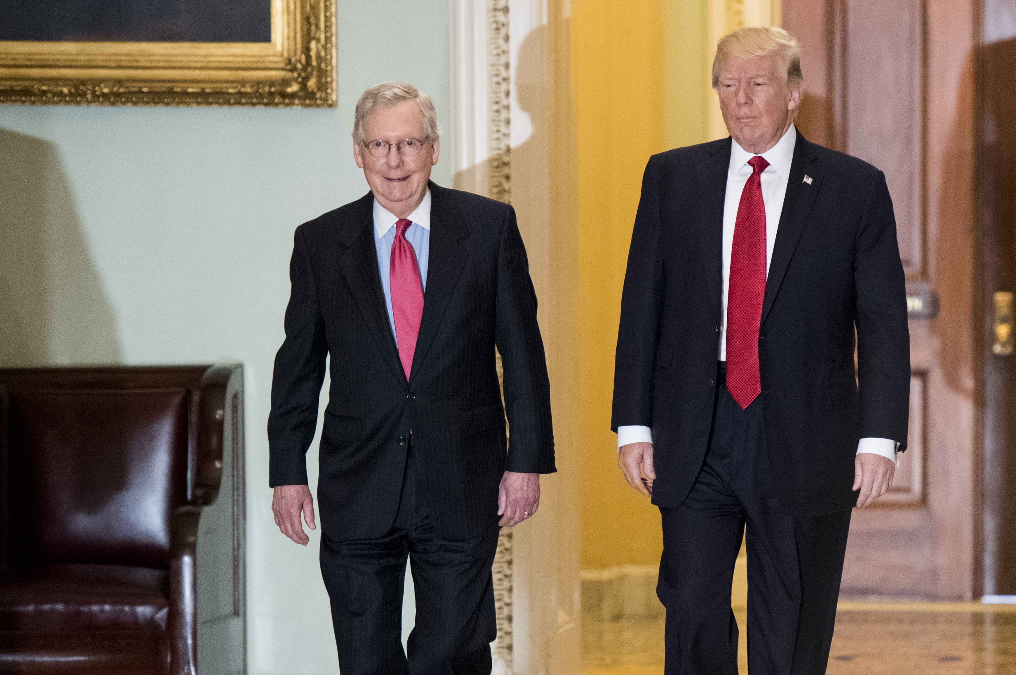美國總統川普去年底曾出席共和黨政策午餐會磋商稅改。（東方IC）