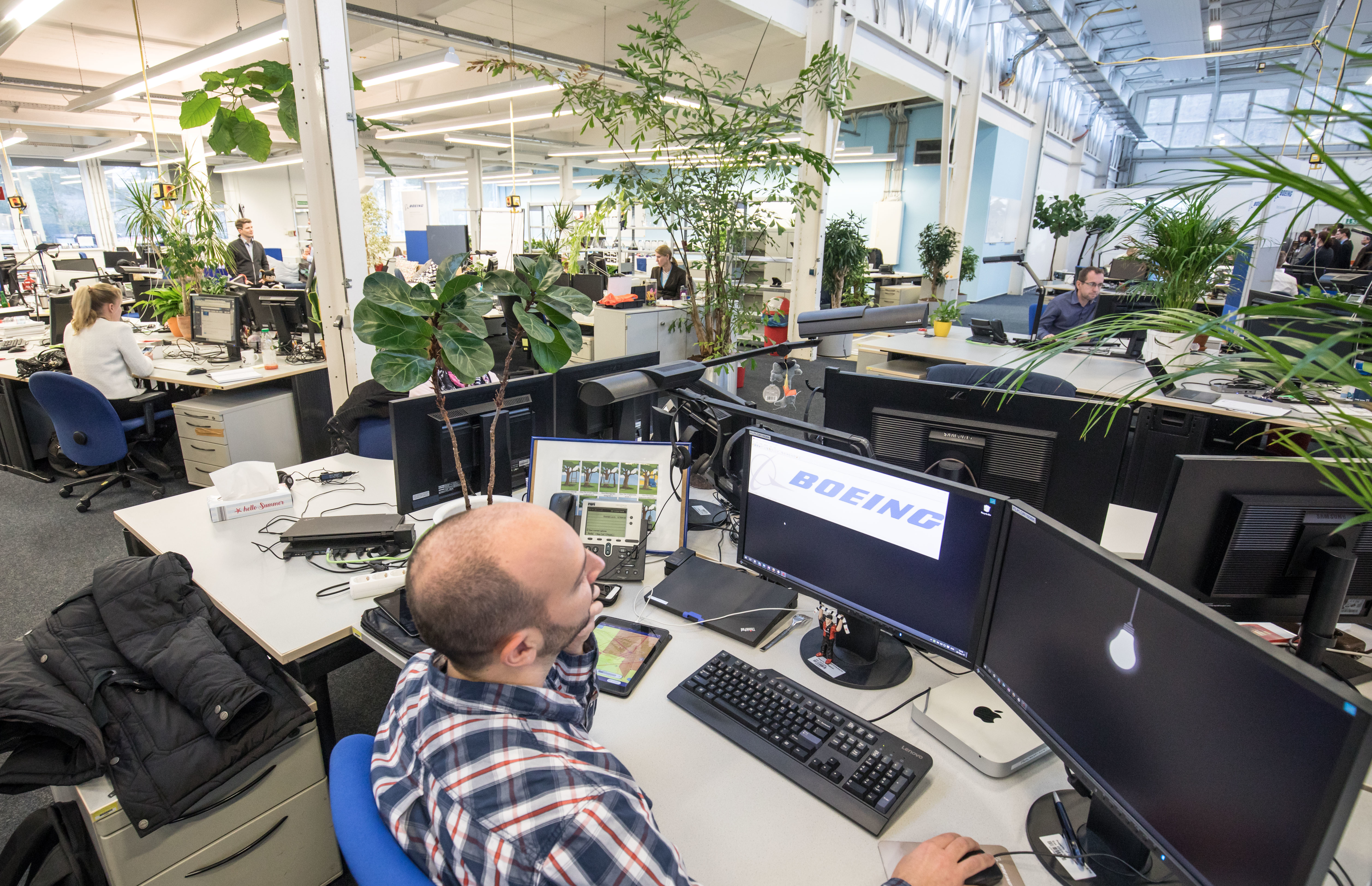 軟體業名人林宜敬在文中分析工程師的各種現象。圖為職場示意圖。（東方IC）