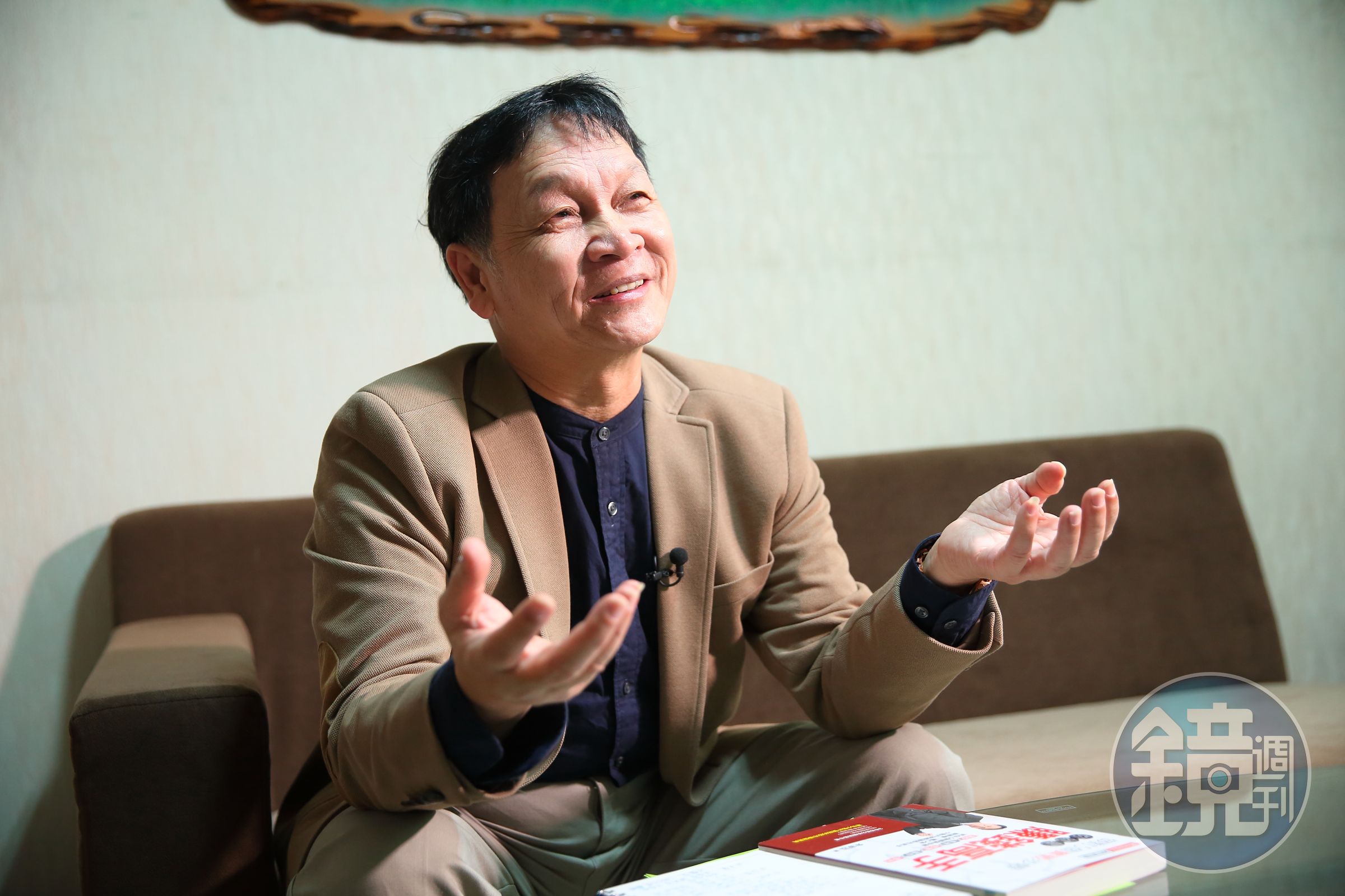 人氣股票講師朱家泓，早年也曾憑感覺亂買股票，無系統的進出市場，總是大賠小賺。