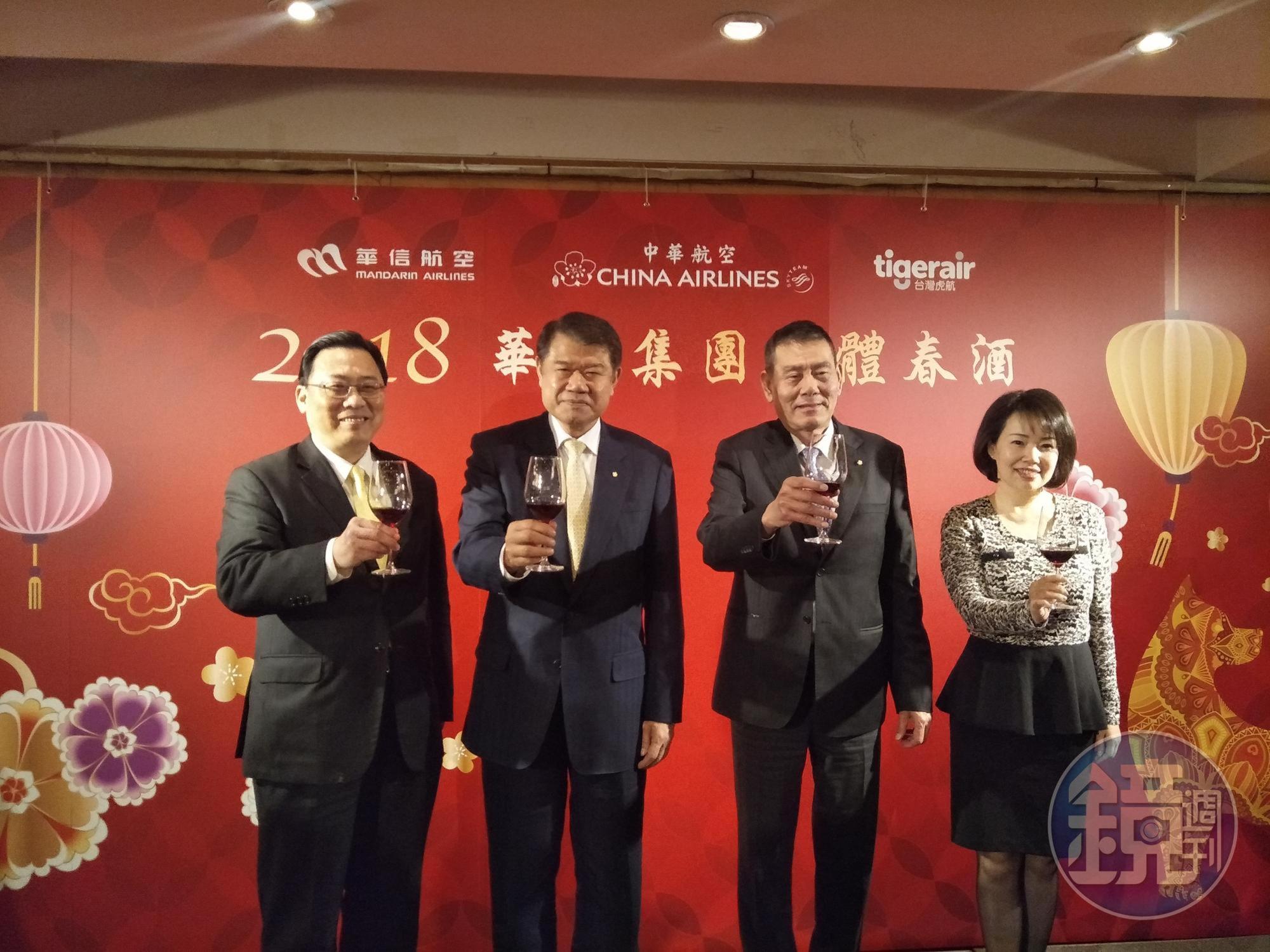 何煖軒對今年華航營收充滿信心，也會積極發展發展航太維修事業。