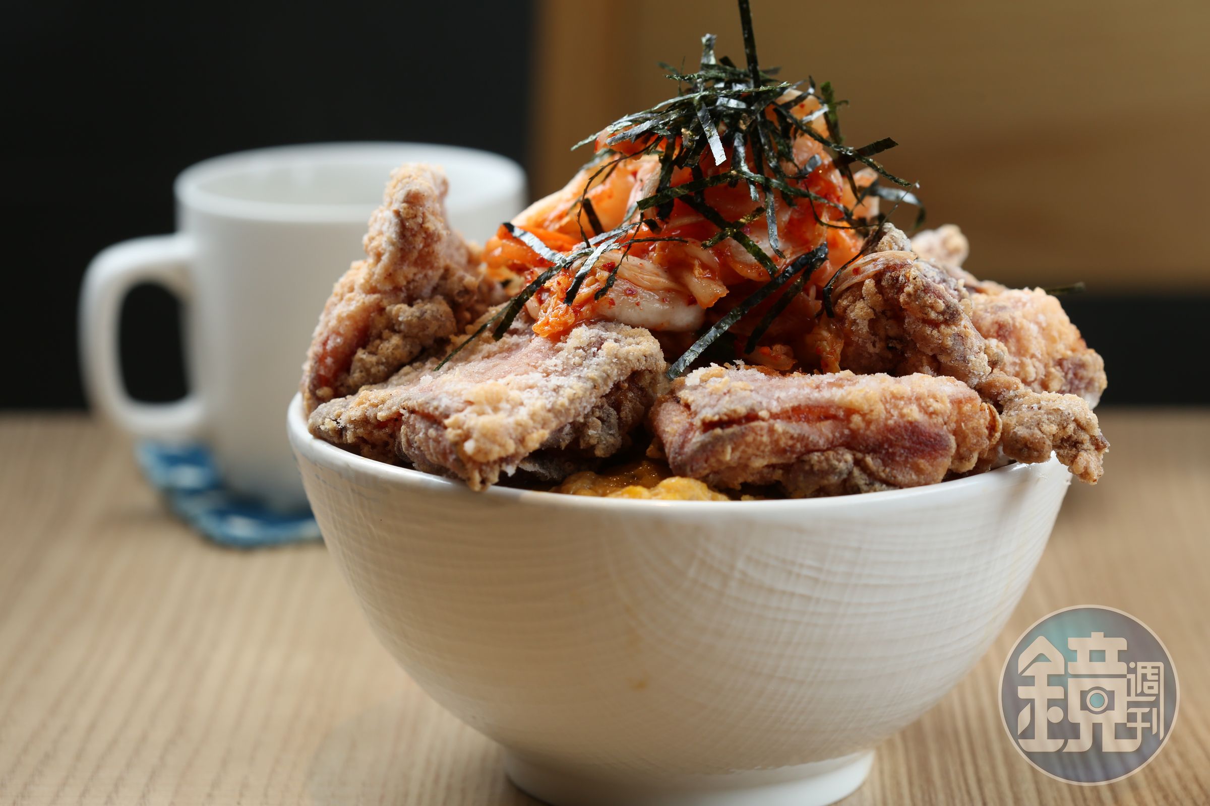 「勇氣食堂」的丼飯分量十足，相當有飽足感。