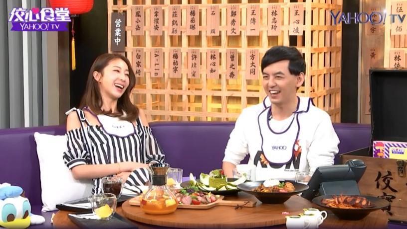 隋棠上節目接受佼佼訪問,談創業也談家庭。(Yahoo TV《佼心食堂》提供)