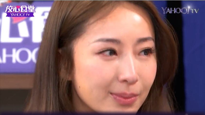 隋棠一想到自己造成員工的心理負擔，在直播時就當場哽咽想哭。（Yahoo TV《佼心食堂》提供）