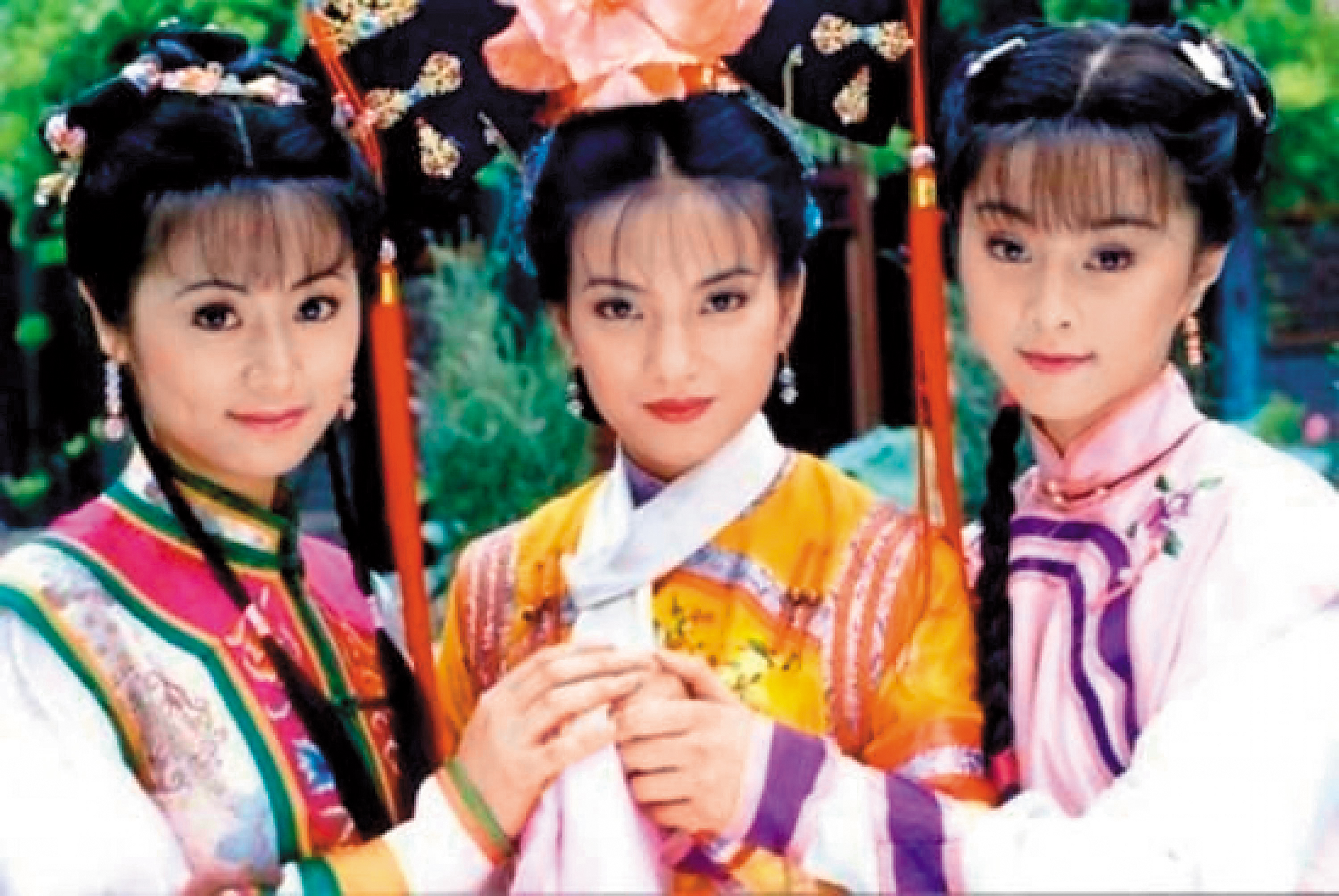 瓊瑤的《還珠格格》20年前首播大受歡迎,2006年起湖南衛視安排在寒暑假重播依舊獲得不錯成績,2015年因雙方鬧翻停止播出,2018年寒假恢復重播再拿下同時段冠軍,證明經典好戲不寂寞,台灣有實力擔當的演職員不愁沒有表現機會。