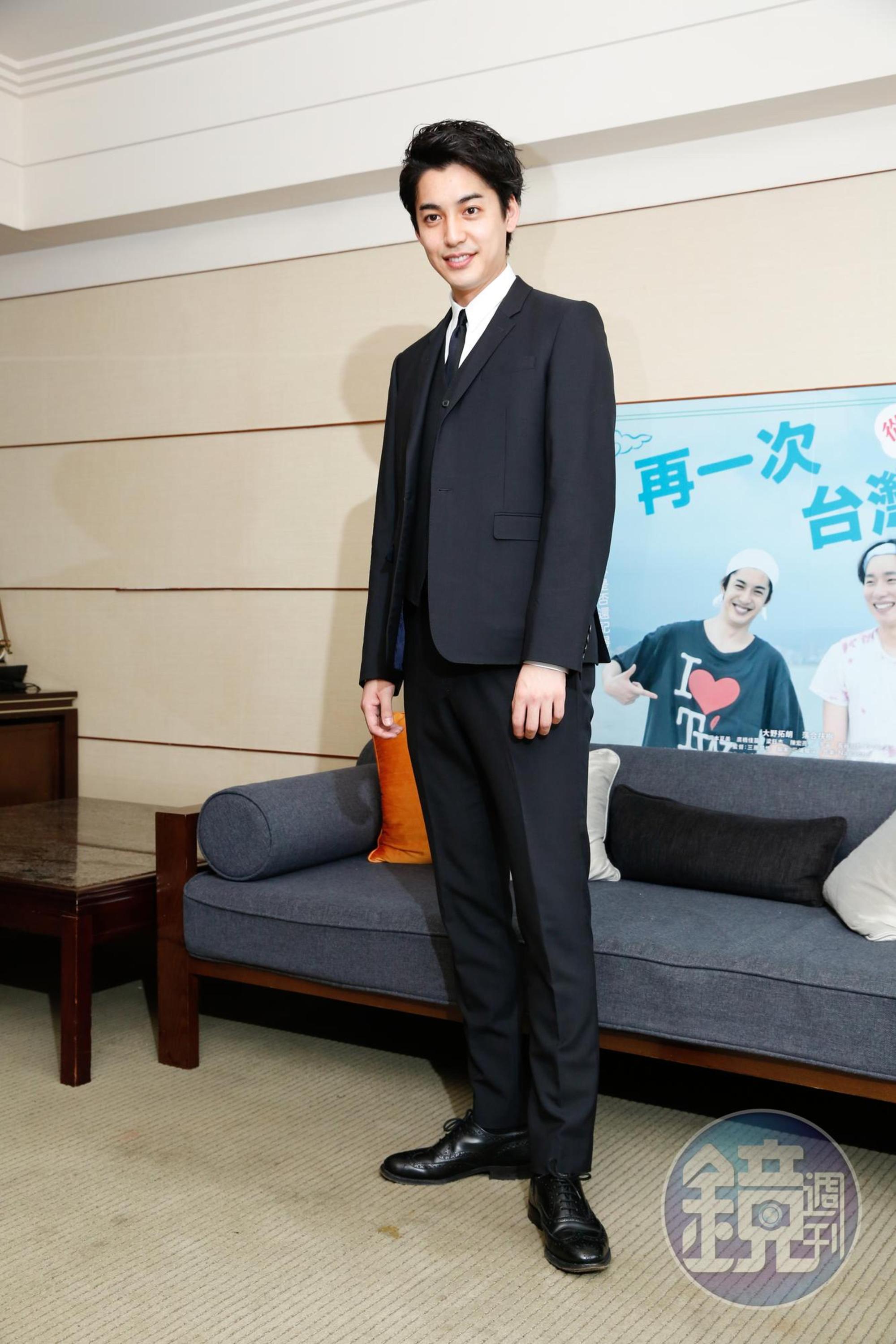 日星大野拓朗大學時參加學校校草選拔拿到冠軍,進而接觸到演藝這條路。