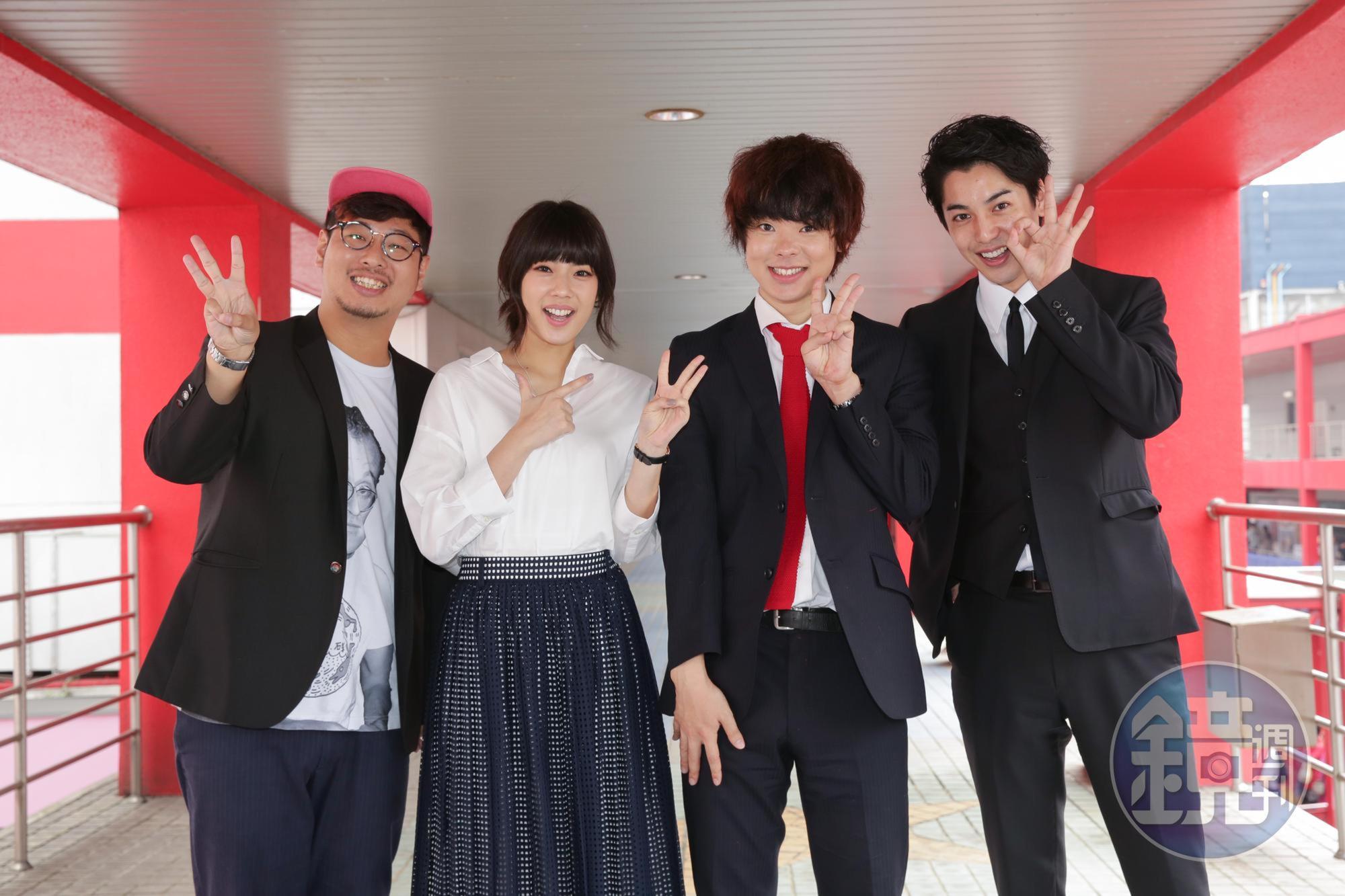 繼去年電影拍攝完,《再一次,台灣見》的導演三原(右2)與演員大野拓朗(右1)、林思宇(左2)和網紅梁鈺杰(UG is Hot)相見歡。