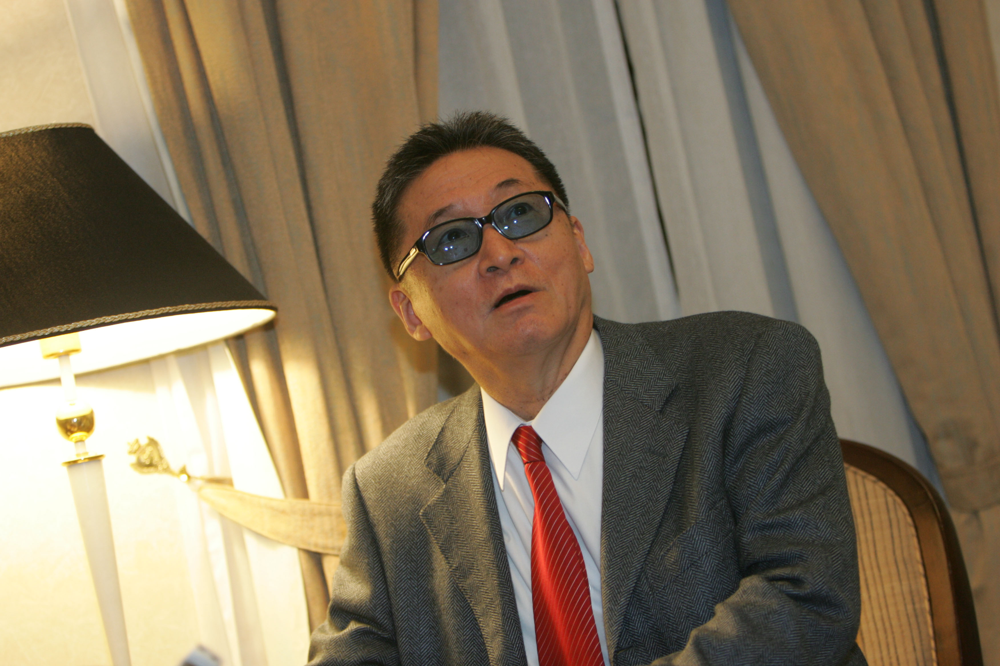 知名作家李敖在立法院問政常以不按牌理方式出招，在國會史上留下紀錄。（東方IC）