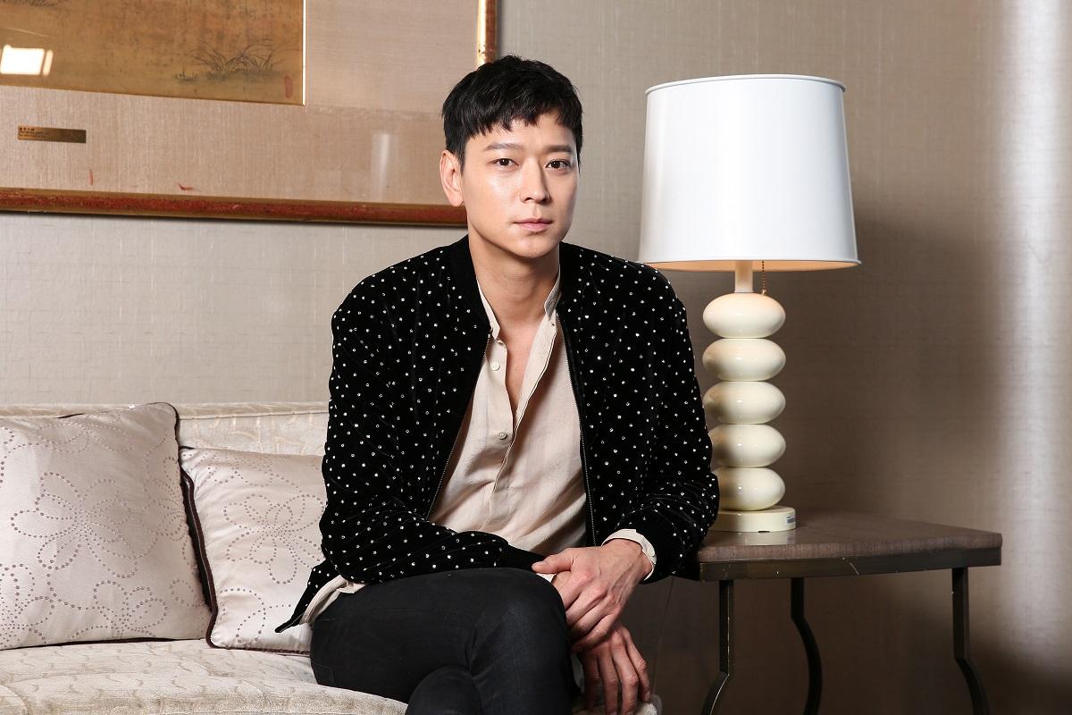 韓星姜棟元接受本刊專訪，分享在韓國影視娛樂產業拍戲15年的觀察與感想。