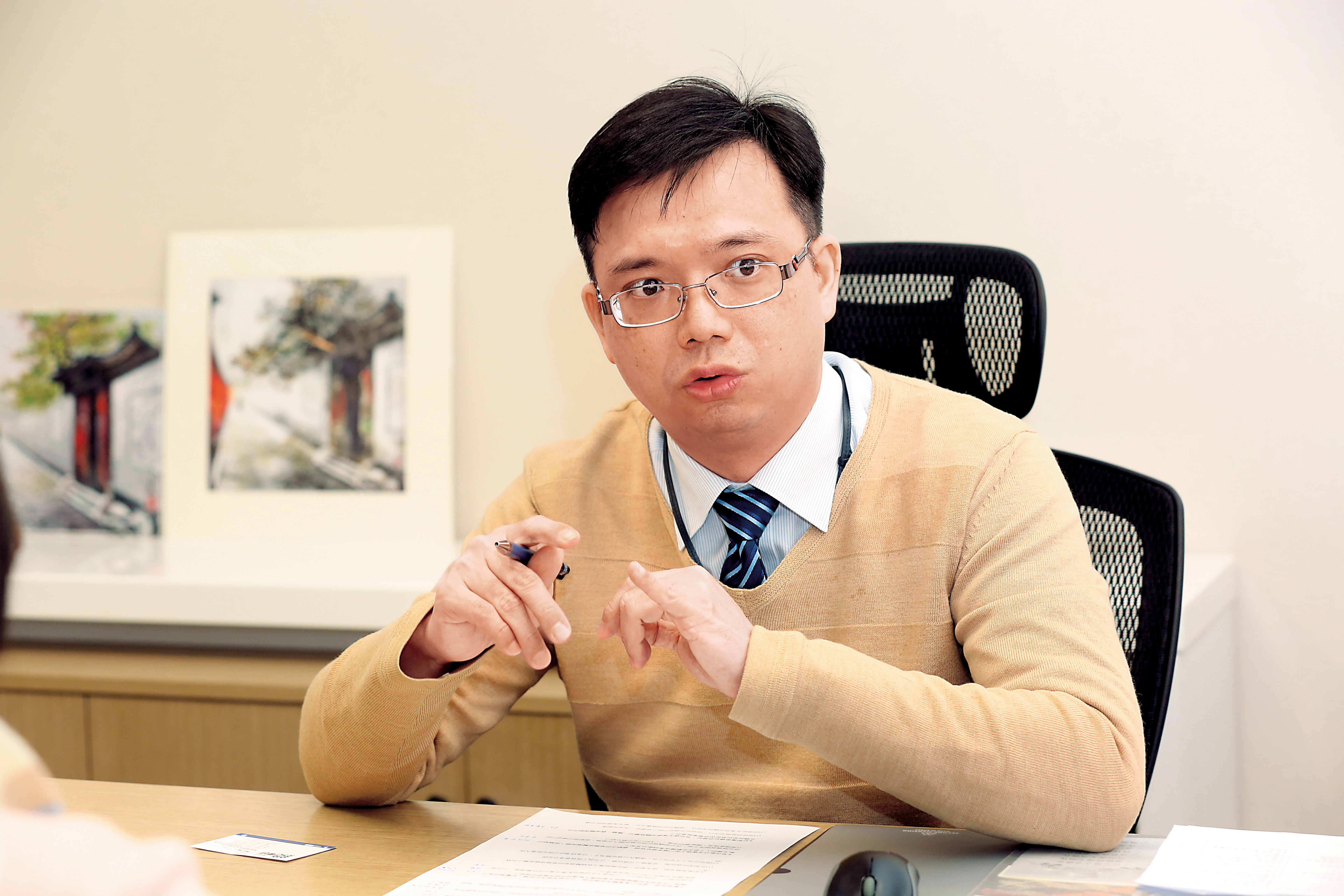 台壽理賠部協理藍東義認為,選癌症險重點有二,一是初次罹癌金高,二是理賠項目齊全。