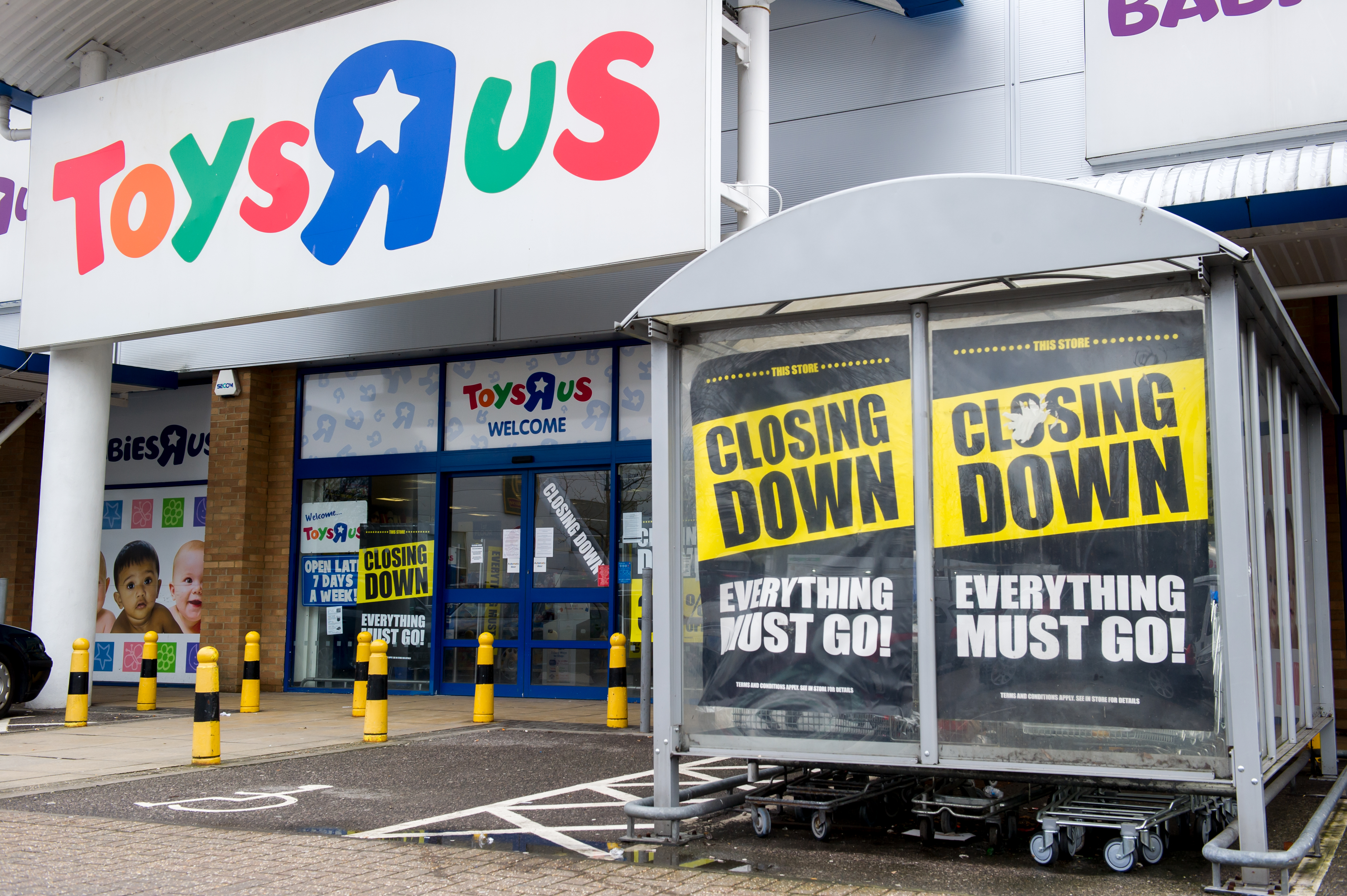 不敵潮流變遷，美國玩具連鎖龍頭Toys R Us宣布關門大吉。（東方IC）