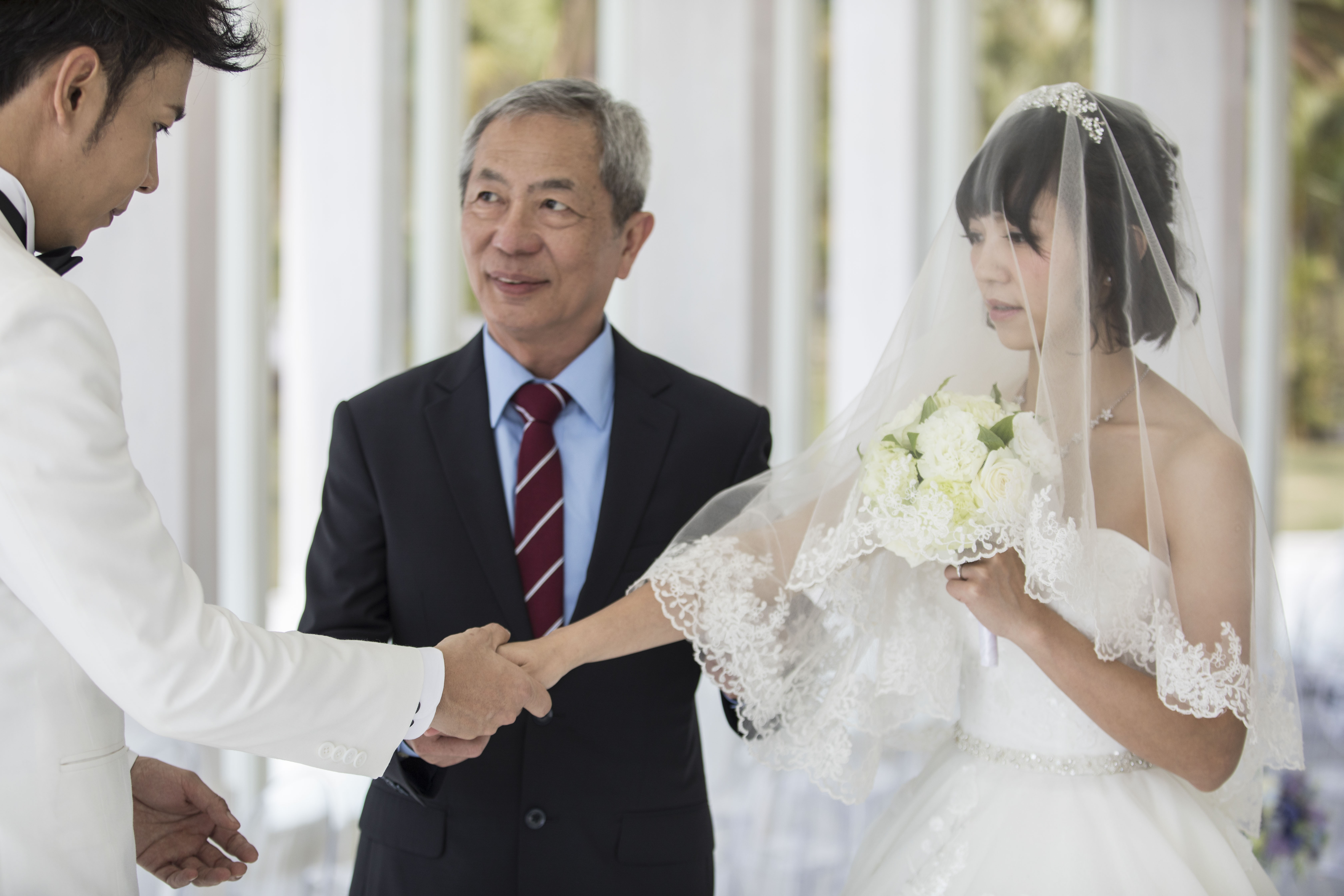 香蕉哥哥與草莓姐姐相戀3年多，今天下午結婚完成終身大事。（奧米加提供）