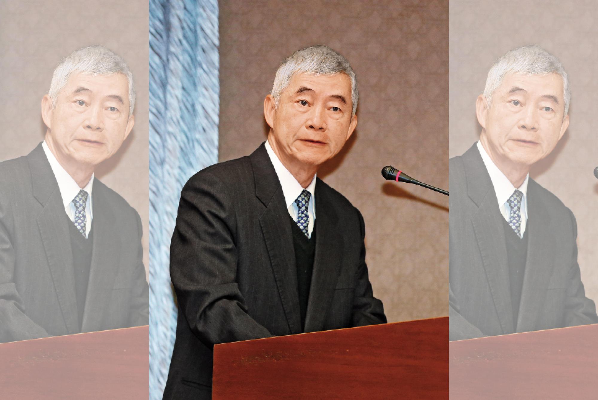交通部長賀陳旦在立院答詢時指出,阿里山森林鐵道軌道泥化、枕木腐蝕嚴重,必須停駛3個月檢修,對出軌原因避重就輕。