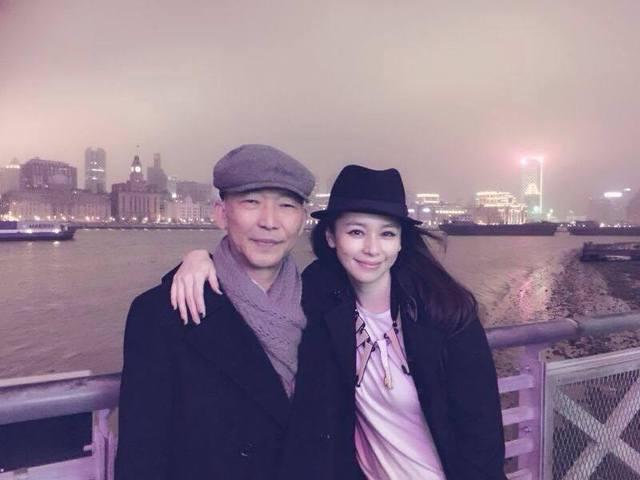 徐若瑄(Vivian)的父親在2018年元旦凌晨病逝於台大醫院,享壽64歲。(翻攝自徐若瑄臉書)