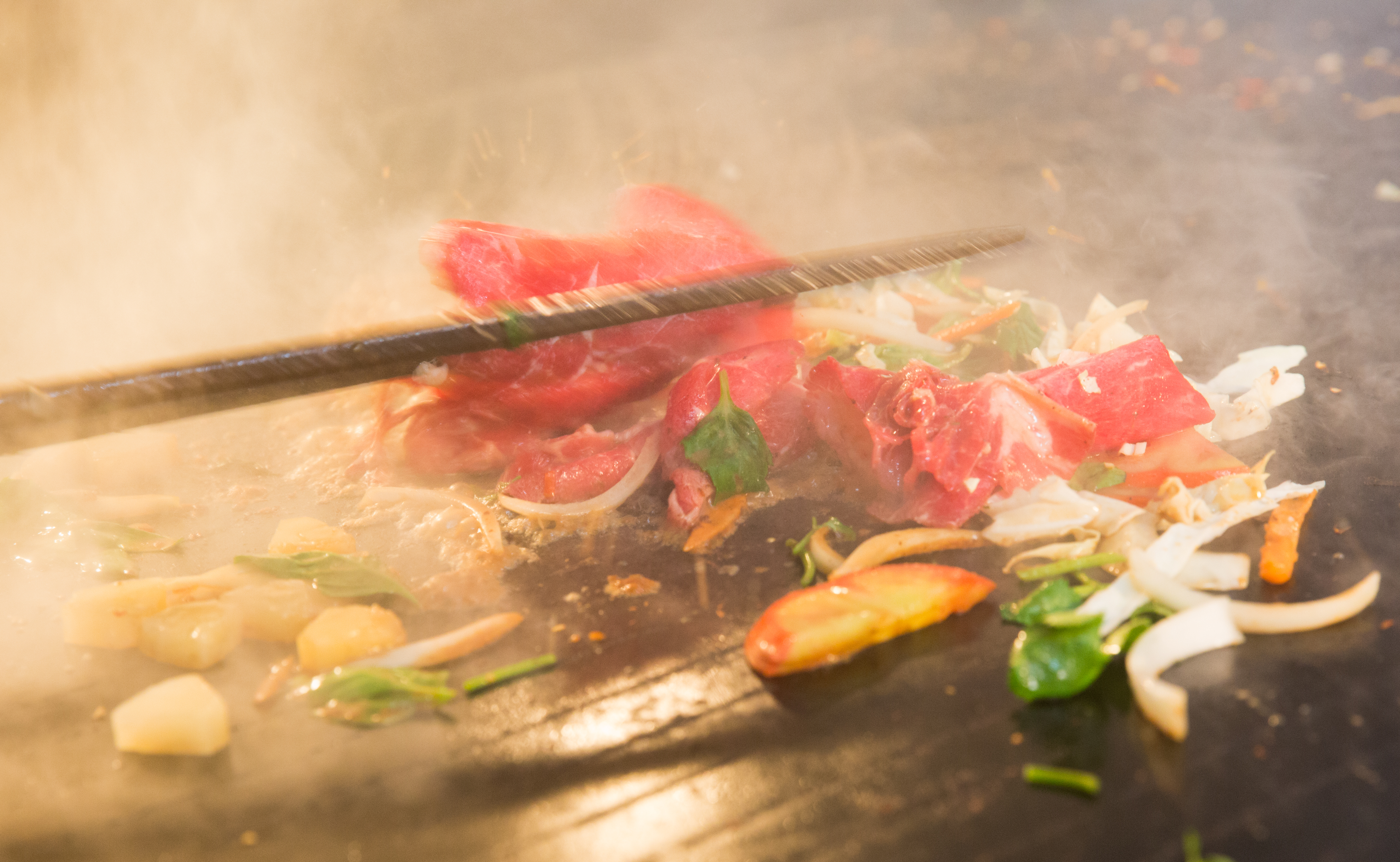 蒙古烤肉吃法並未傳回蒙古,反而傳到北京,由北京老鄉帶入台灣。