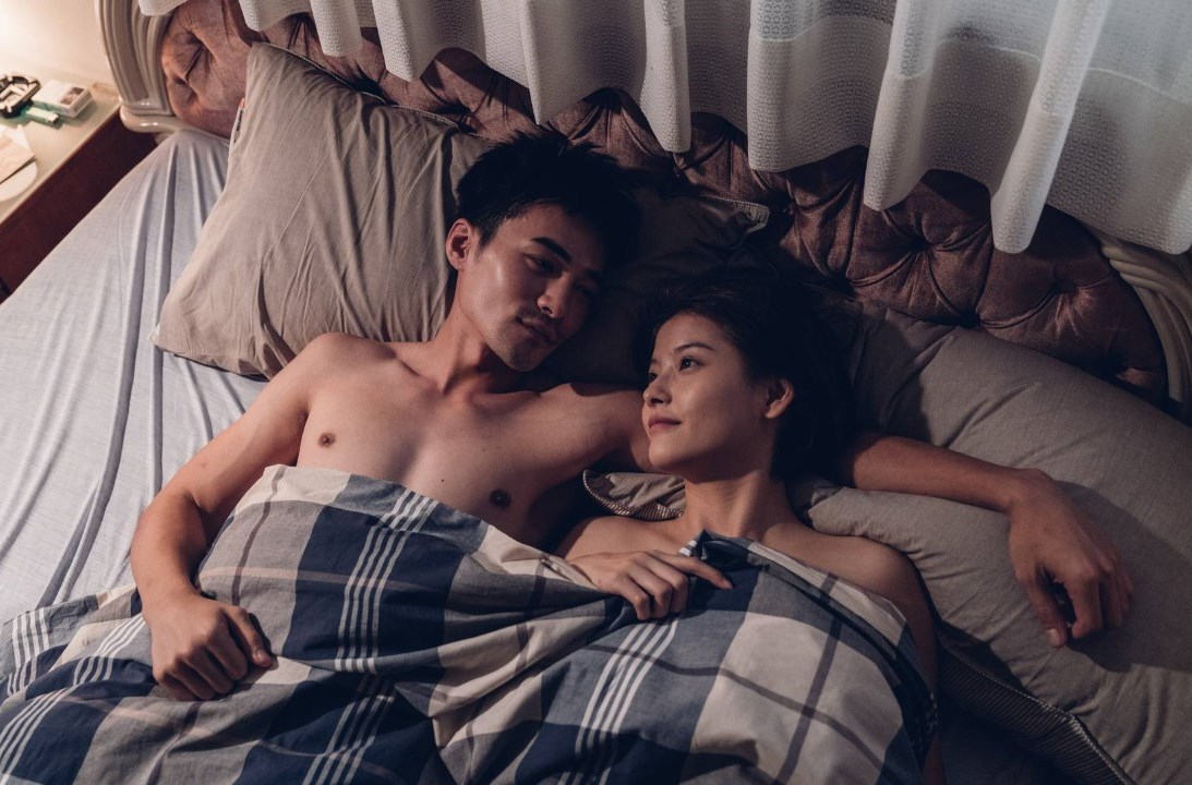 是元介和王樂妍私下是同門師兄妹，在《阿青，回家了》飾演情侶。