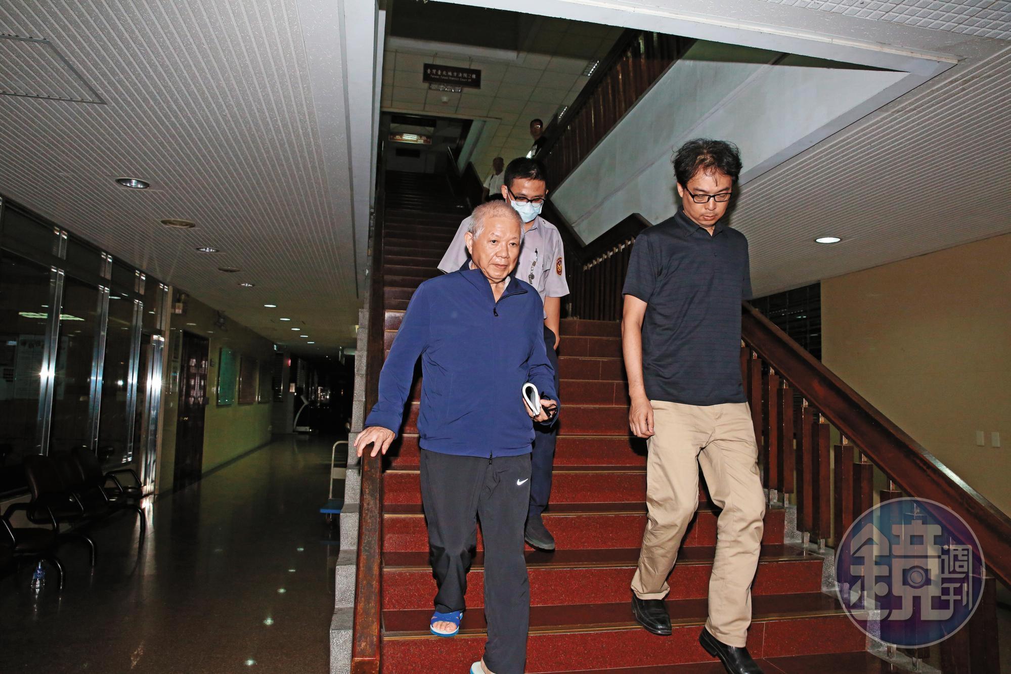 永豐金集團創辦人何壽川（左）因身陷三寶建設超貸案遭起訴，重創公司形象。