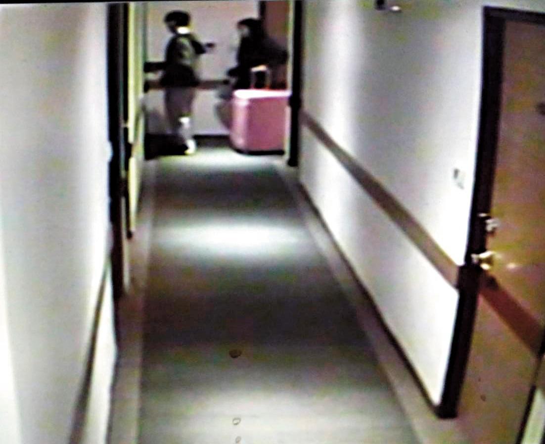 死者潘女的最後身影，是與陳男一起進入旅店房間。（翻攝畫面）