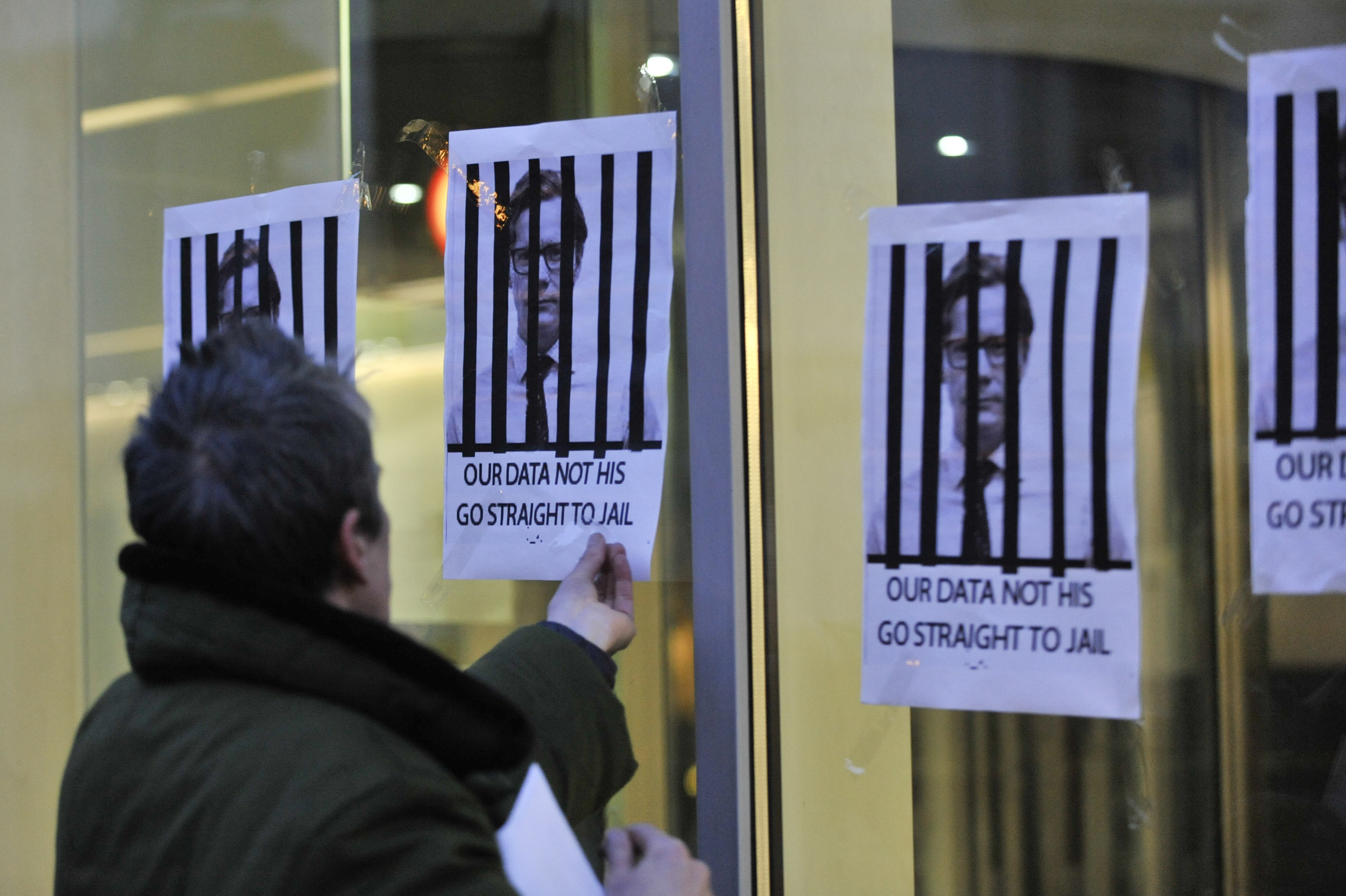 2018年3月20日，倫敦市中心「劍橋分析」辦公室。劍橋分析涉及非法取得五千萬筆臉書用戶資料影響2016年美國大選。（東方IC）