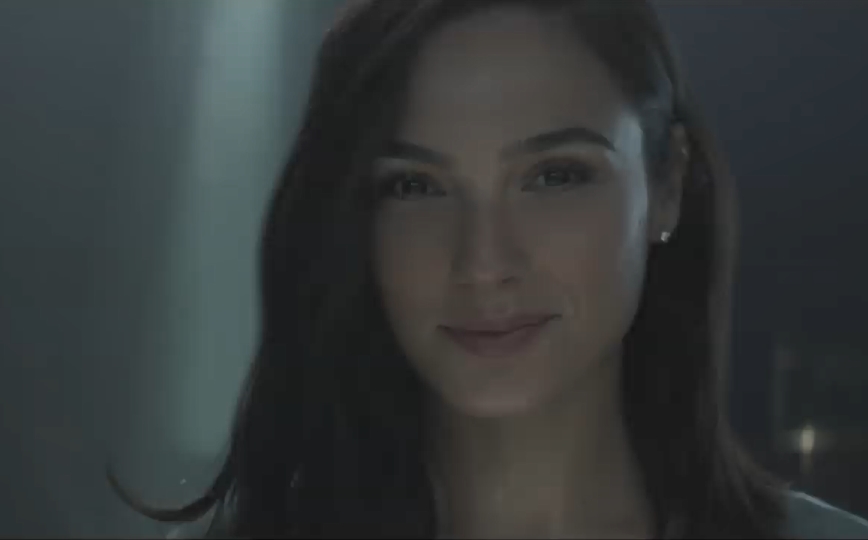 除了孔劉，華碩還找了神力女超人蓋兒‧加朵擔任筆電代言人。（取自ASUS粉絲專頁）