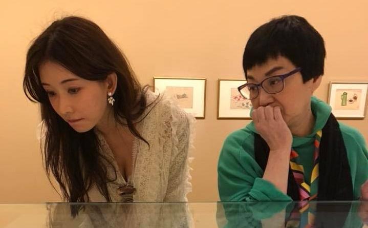 蔡康永在臉書PO出他陪小燕姐和林志玲看常玉展。（翻攝自蔡康永臉書）