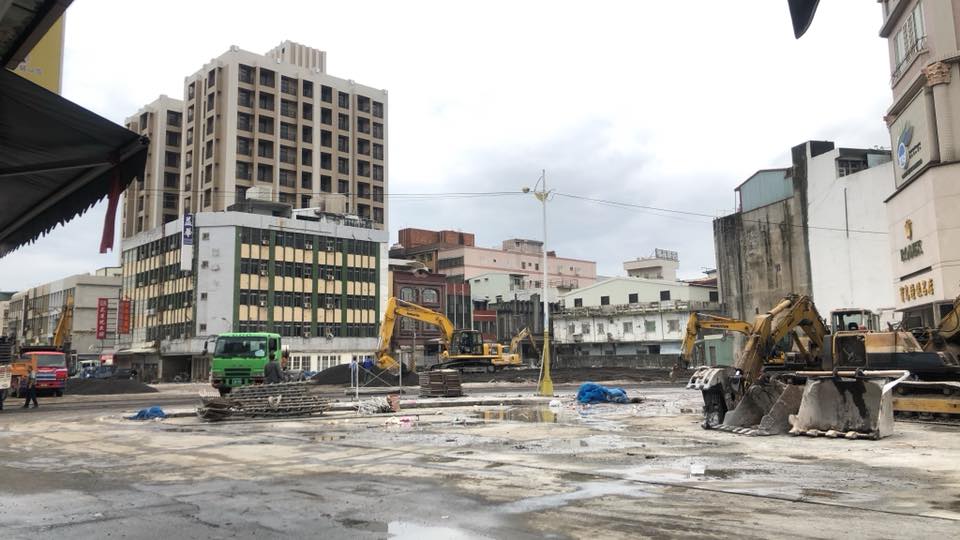 花蓮舊遠東百貨在今日拆除工程即將完成，大樓化作平地。（讀者提供）