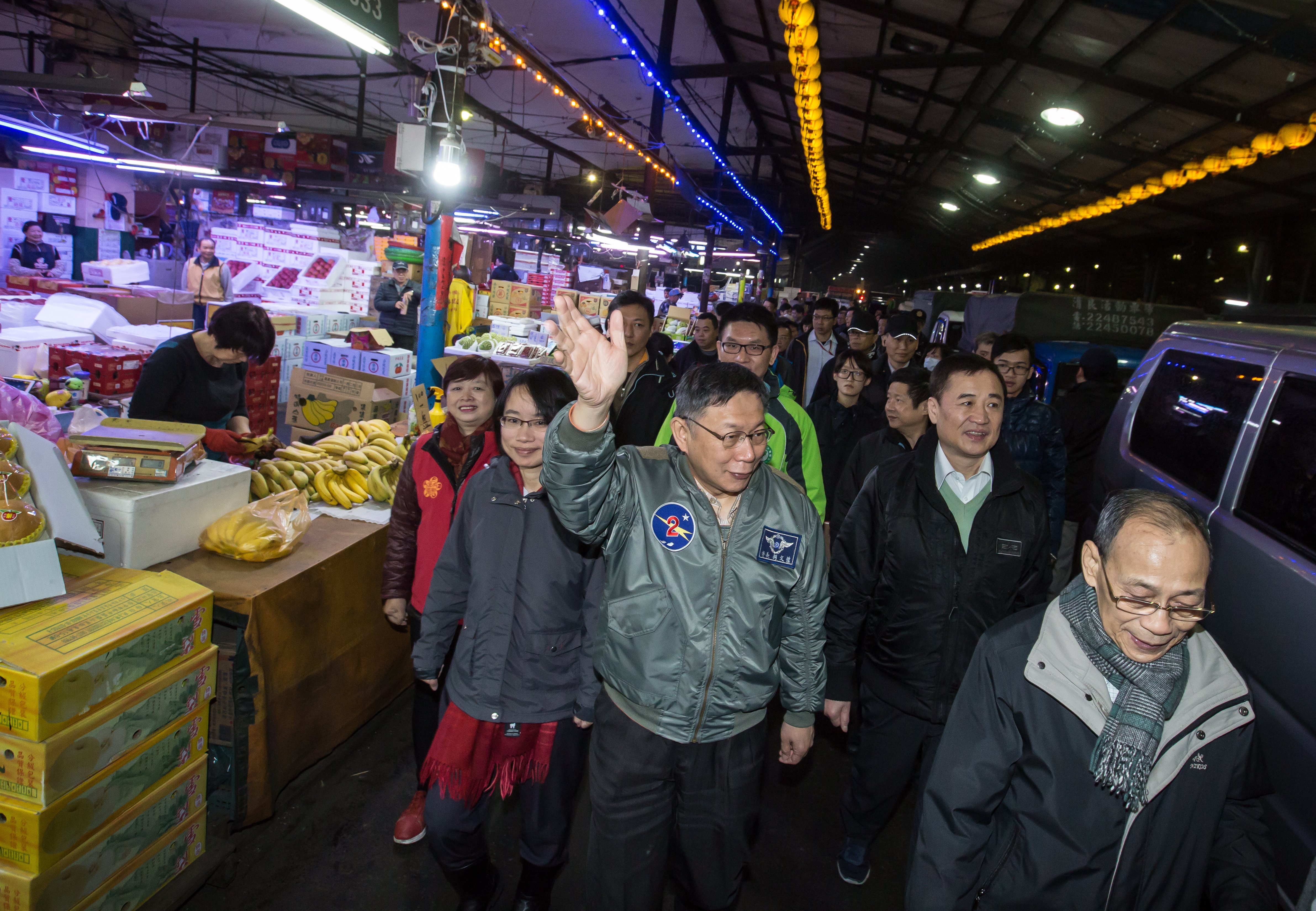 北市府在確保與綠營合作不變的基調下，已動員官股董事聯合民股保吳音寧（左）。