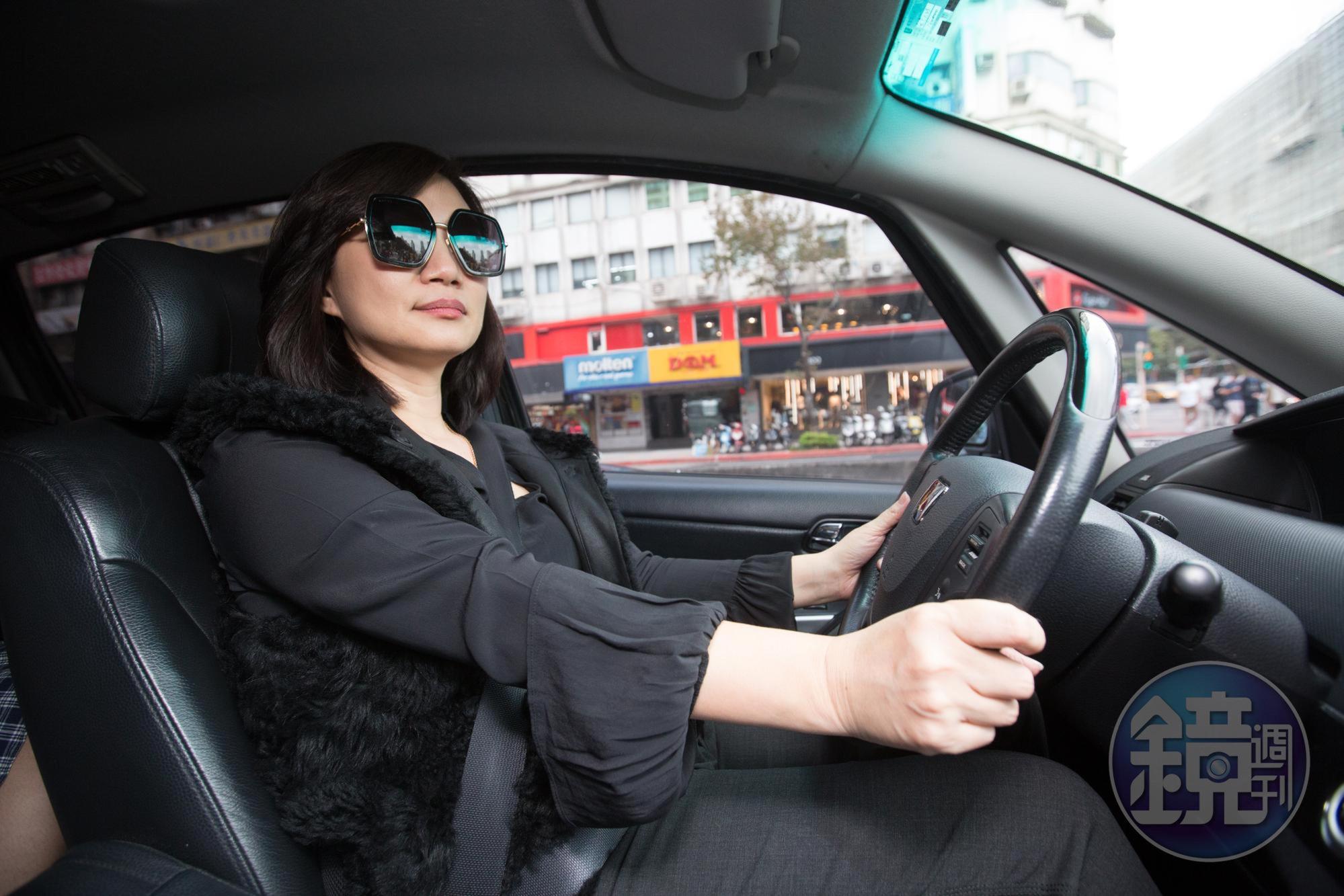 Yolanda認真工作賺錢，但不買房也不追求名車，大部分的積蓄都花在旅遊上。