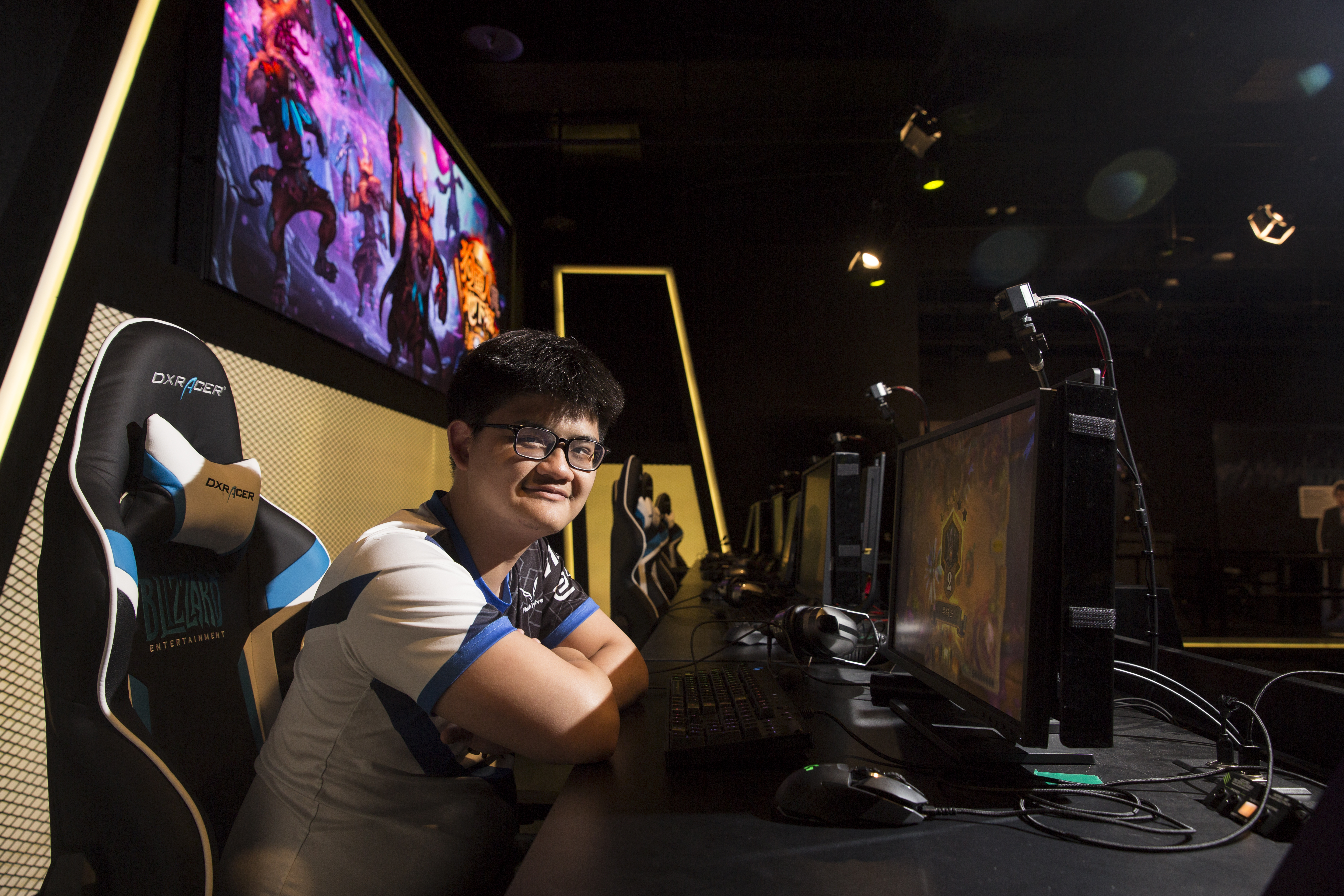 陳威霖說：「我還蠻喜歡自己一個人的時候，一個人待著的時候，如果有作喜歡的事，我的不社交忍受度很高。」